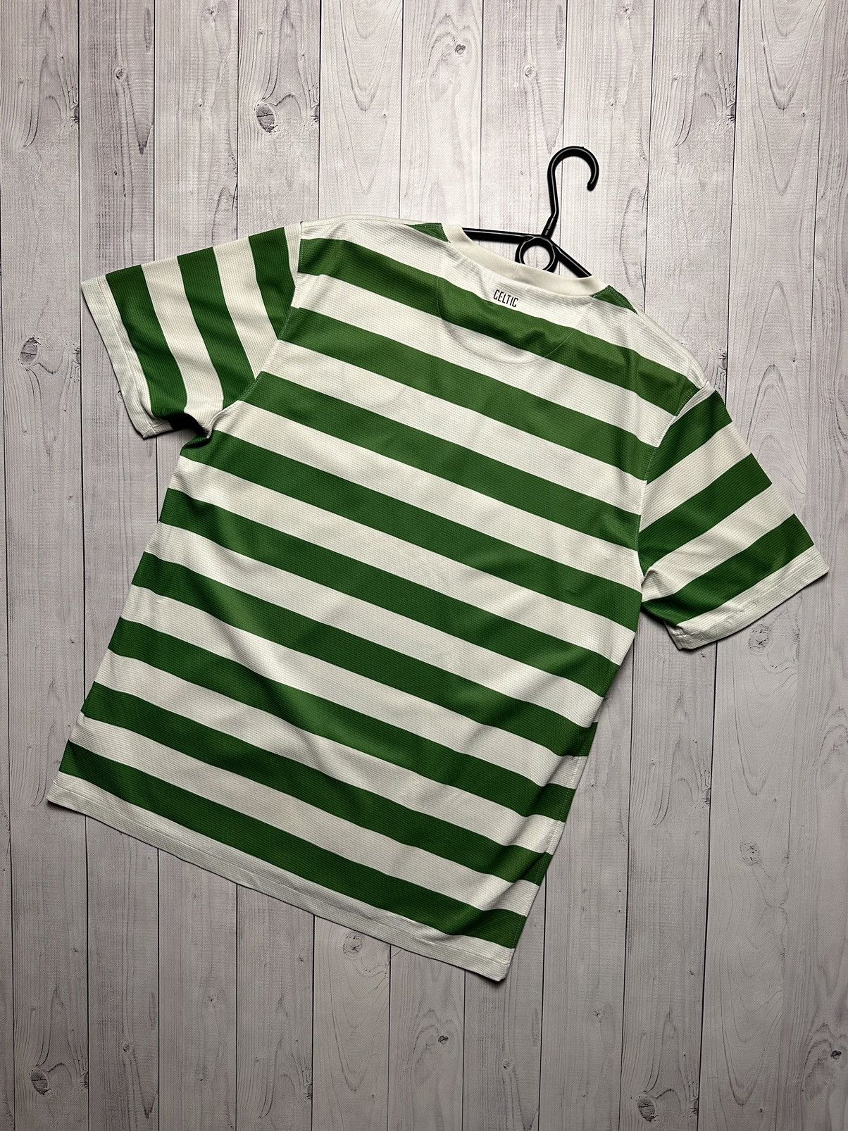 Nike × Vintage Vintage Celtic soccer jersey size L striped Tennent’s Size US L / EU 52-54 / 3 - 7 Thumbnail