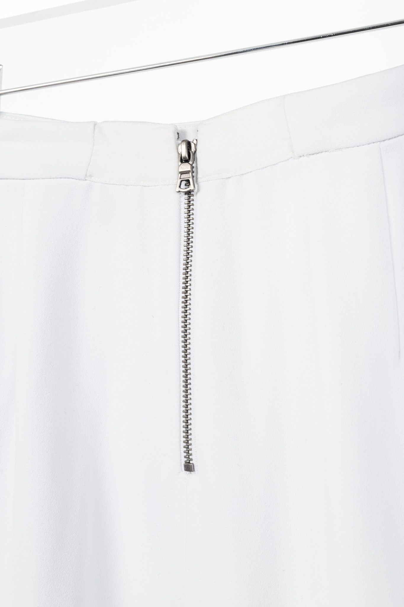 Alice + Olivia Alice + Olivia Larissa White Crepe Open-Pleat Pants Size 27" / US 4 / IT 40 - 6 Thumbnail