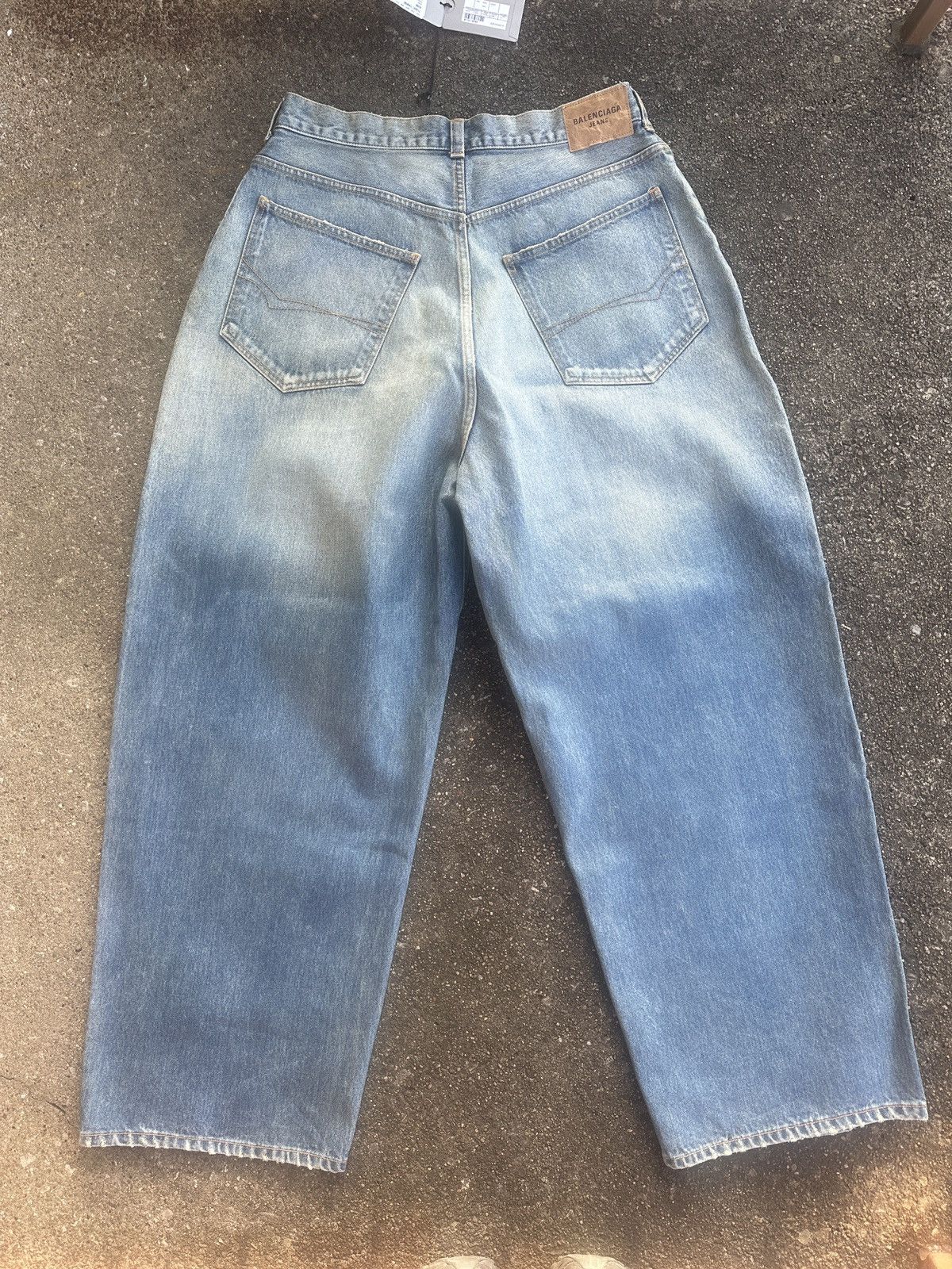 Balenciaga Balenciaga AW22 Waxed Baggy Blue Jeans Size US 34 / EU 50 - 2 Thumbnail