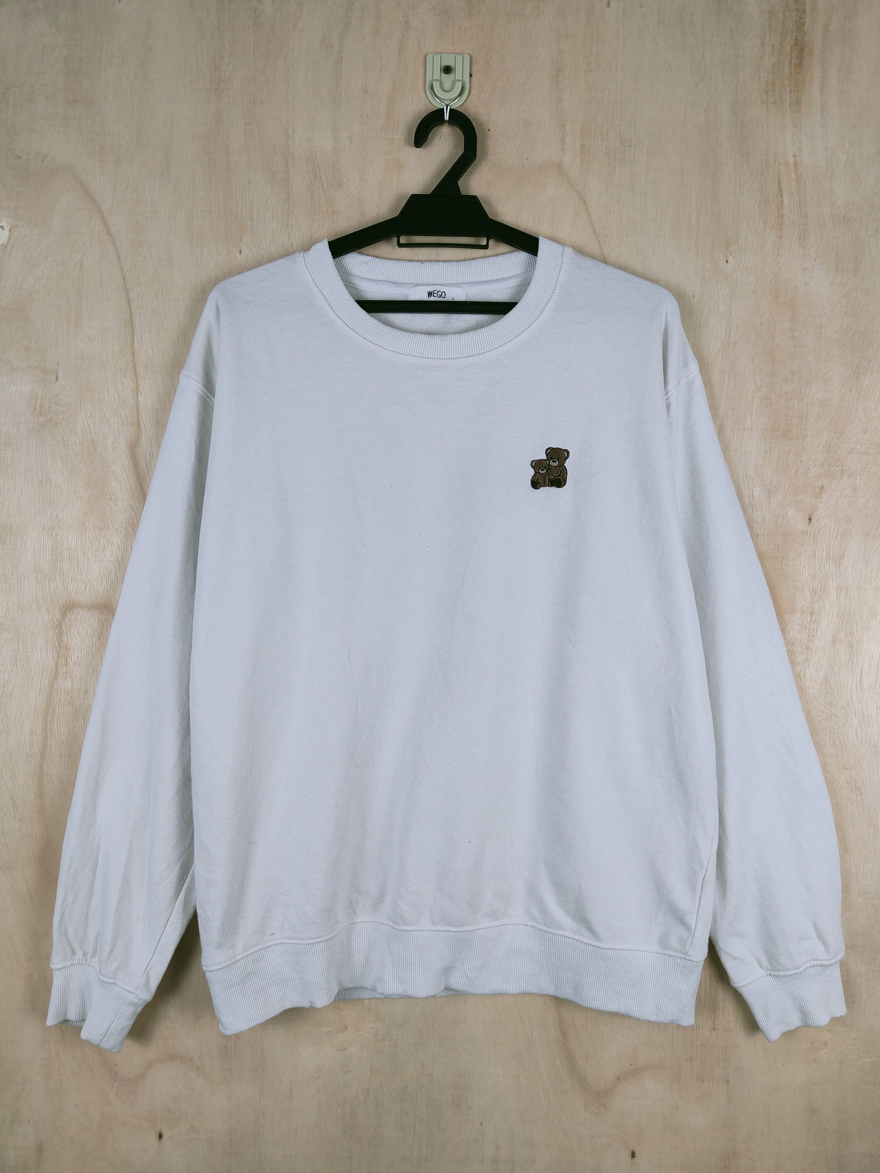 image of Wego White Vintage Sweatshirts S2607, Men's (Size Large)