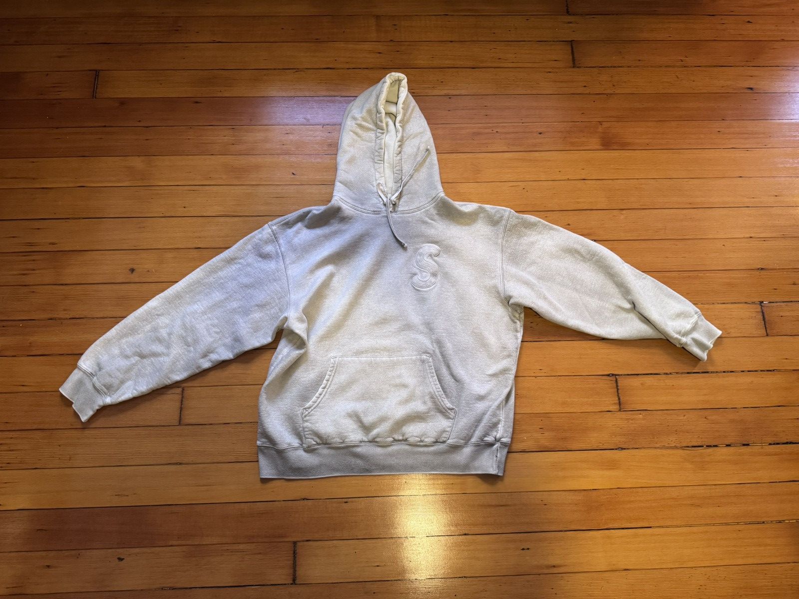 Vintage looking overdyed ”S” Supreme pullover hoodie