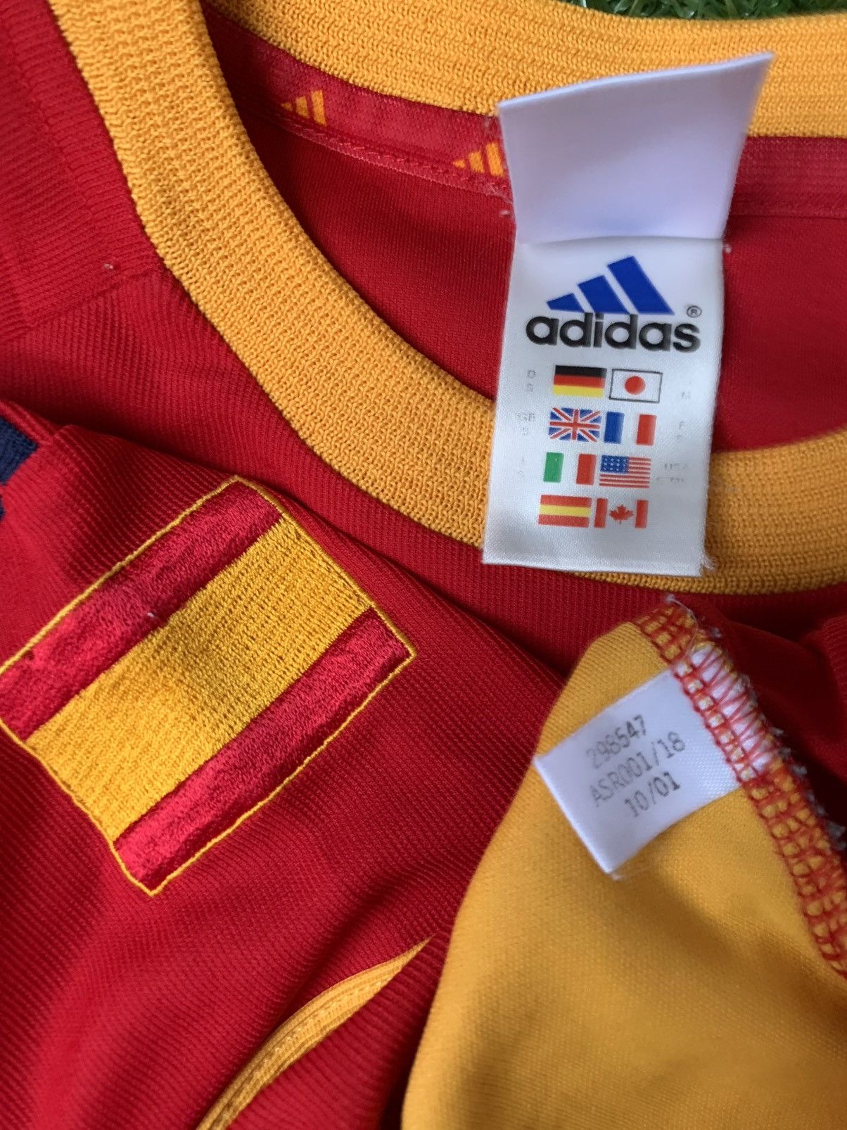 Adidas Spain 2002/04 Home Kit Size US S / EU 44-46 / 1 - 4 Thumbnail