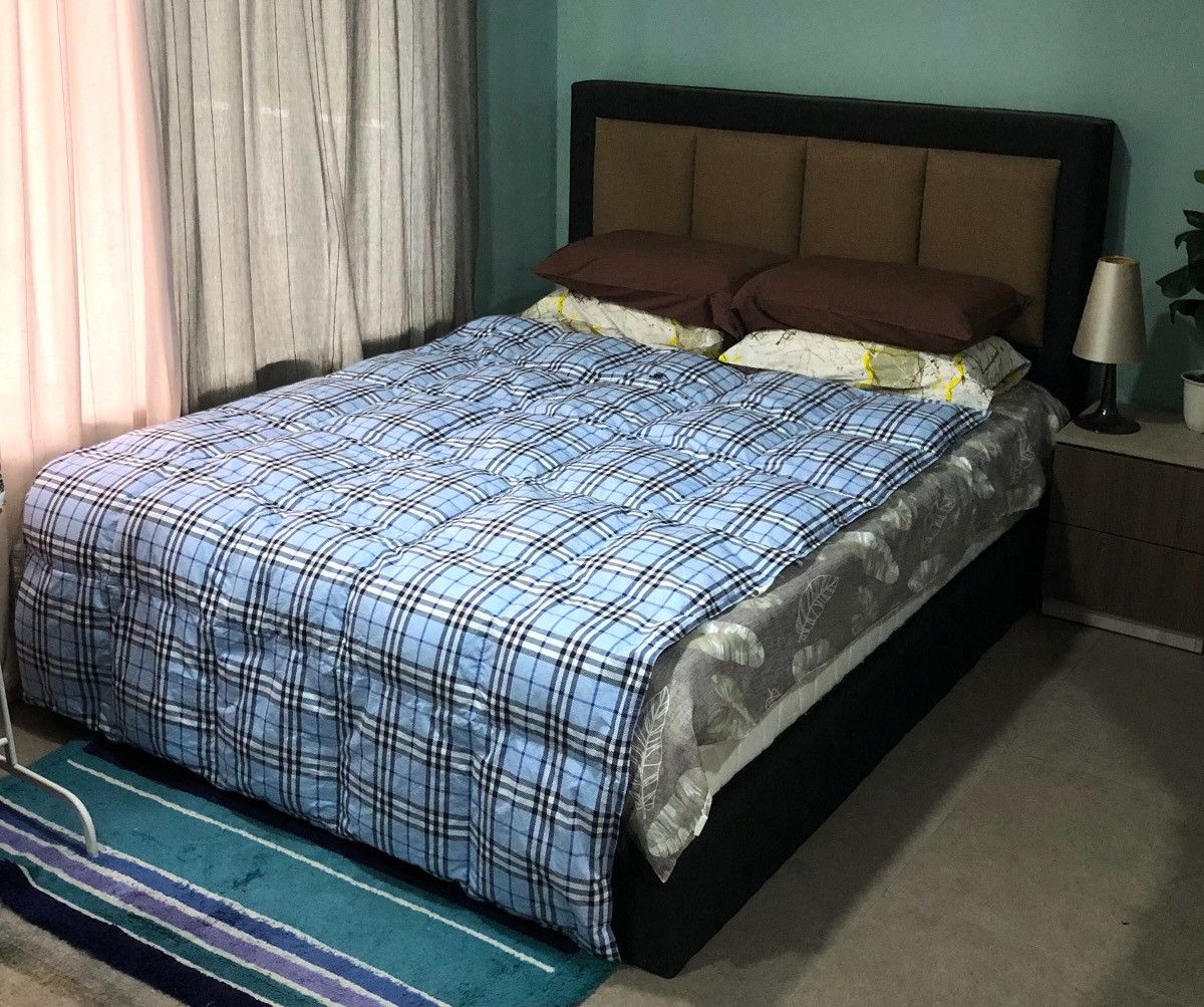 Burberry Burberry Goose Feather Blanket 150cm x 210cm Made In Japan Size ONE SIZE - 1 Thumbnail