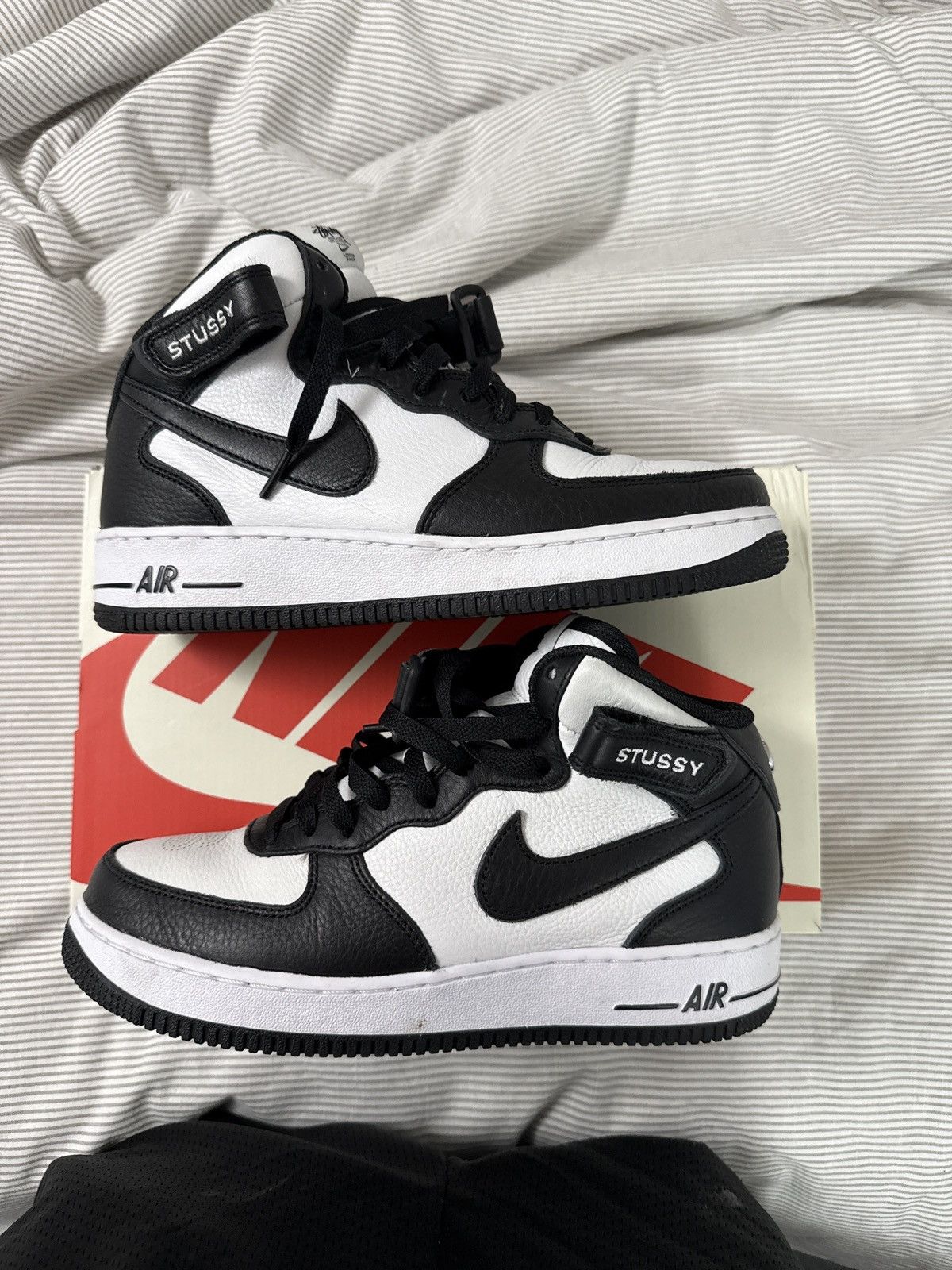 Nike × Stussy Stussy Nike Air Force 1 Mid Size US 7 / EU 40 - 1 Thumbnail