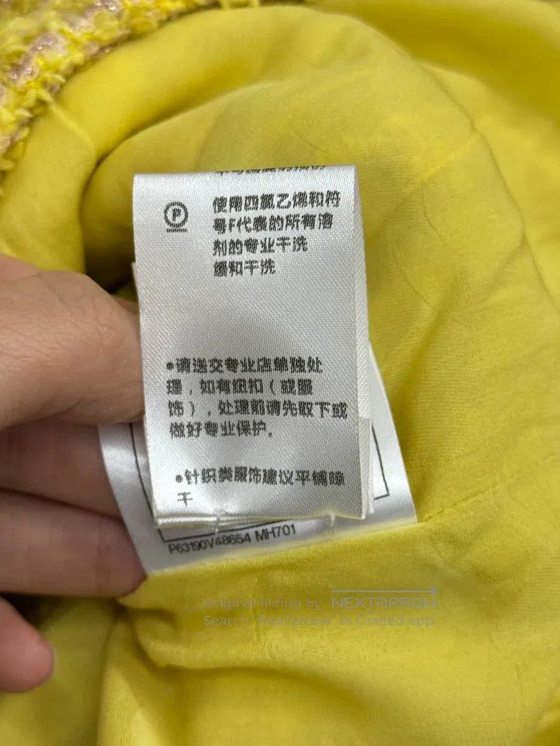 Chanel Chanel Goose yellow rhinestone buckle small stand-up colla Size XS / US 0-2 / IT 36-38 - 8 Thumbnail