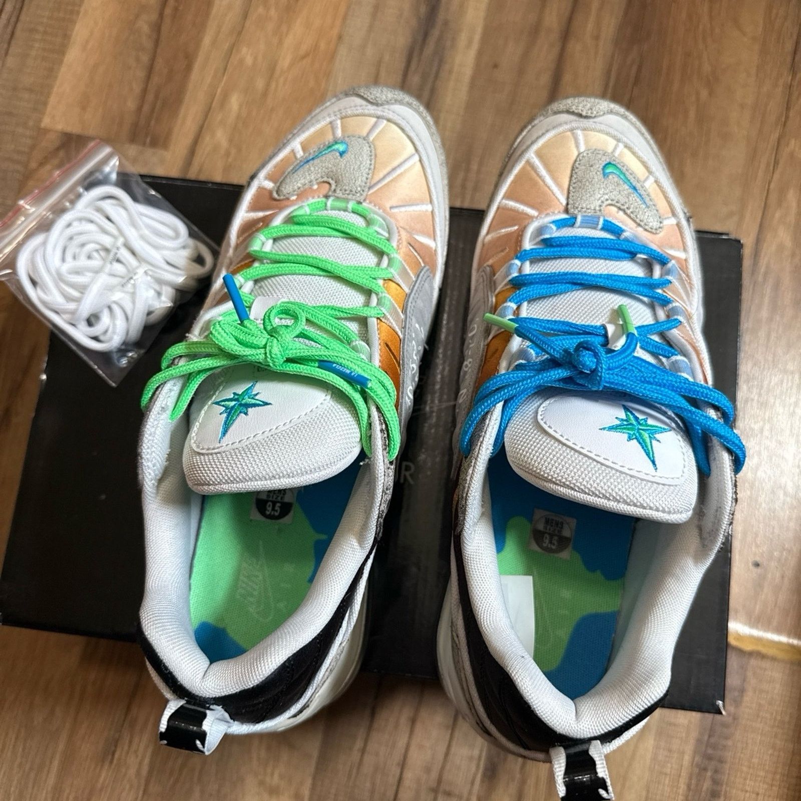 Nike 2019 Nike Air Max 98 On Air NYC La Mezcla Size US 9.5 / EU 42-43 - 4 Thumbnail