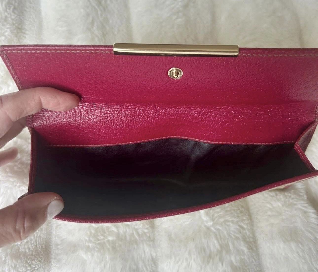 Gucci 🩷AUTHENTIC GUCCI WALLET IN BEIGE GG CANVAS HOT PINK LEATHER🩷 Size ONE SIZE - 4 Thumbnail