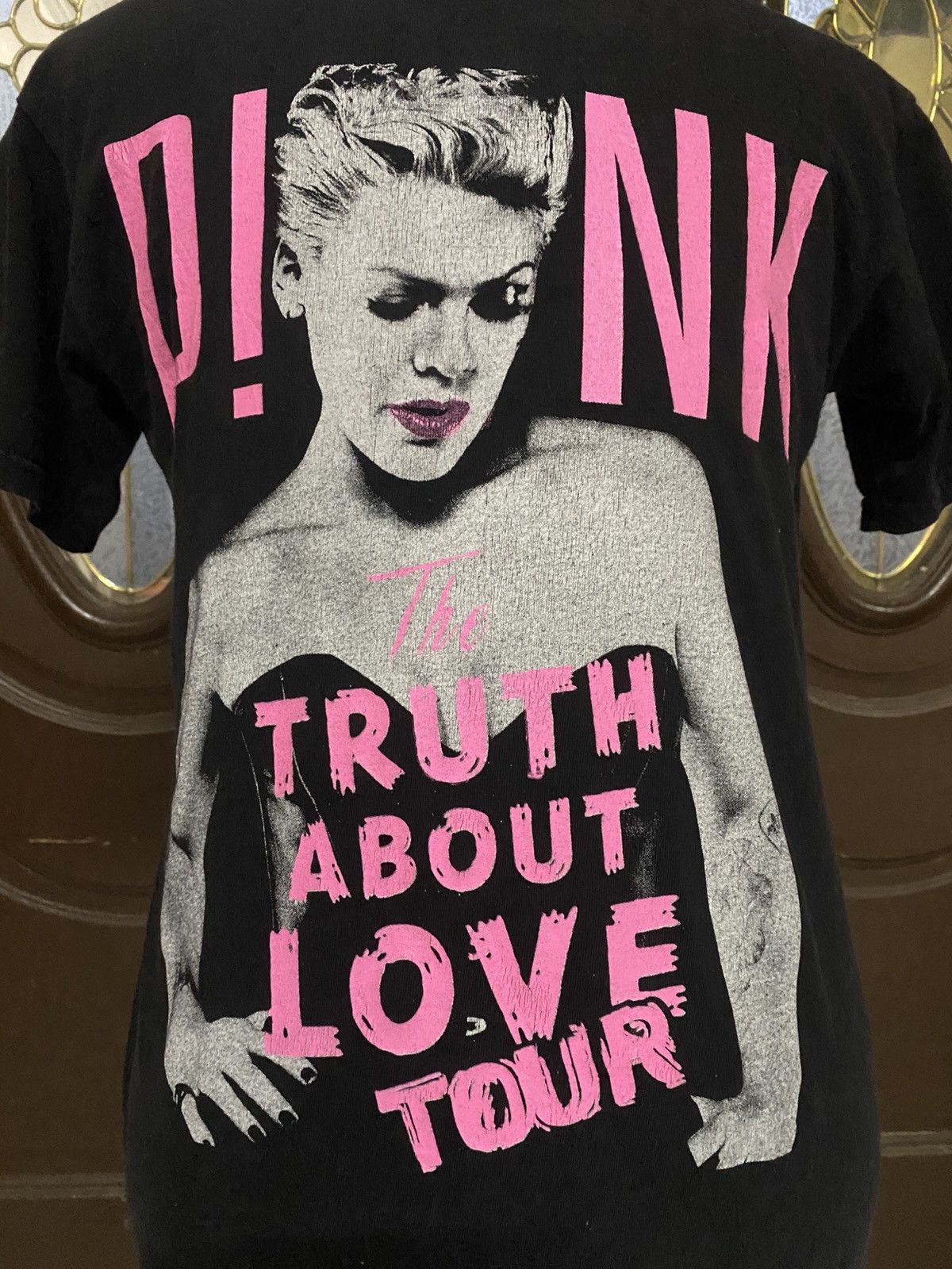Other Vintage Pink “The Truth About Love Tour” tshirt Size US M / EU 48-50 / 2 - 2 Thumbnail