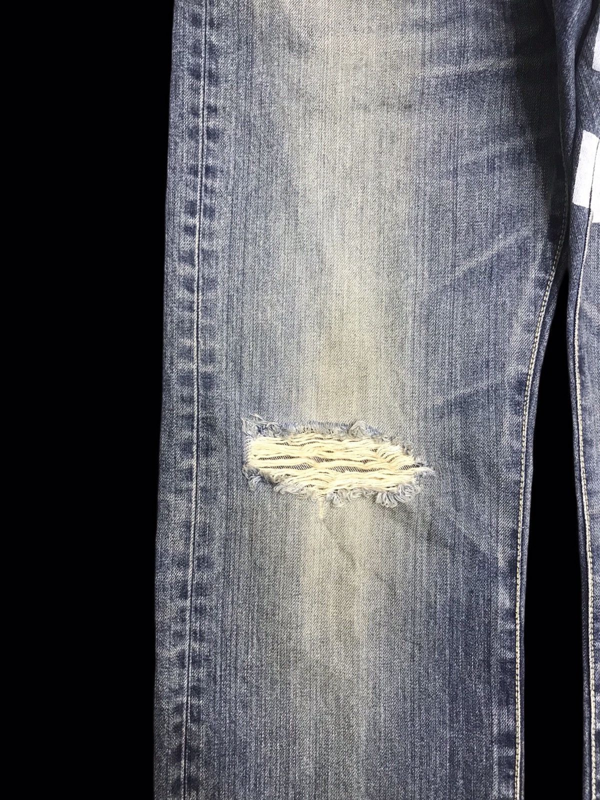 Tommy Hilfiger 💥ARCHIVAL💥VERY RARE TOMMY DISTRESSED DENIM F123 Size US 30 / EU 46 - 5 Thumbnail