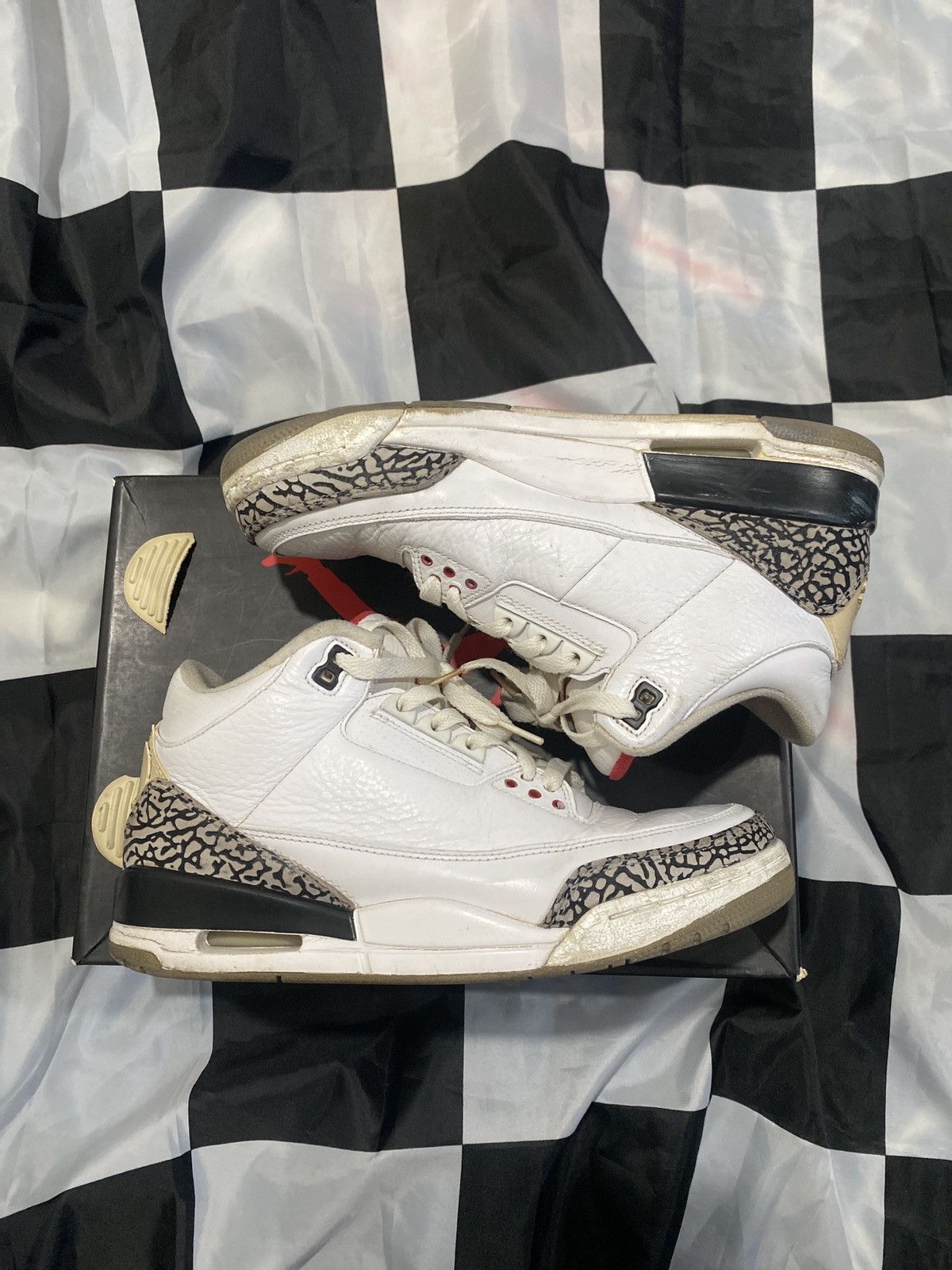 Jordan Brand Air Jordan 3 White Cement size 8.5 Size US 8.5 / EU 41-42 - 2 Thumbnail