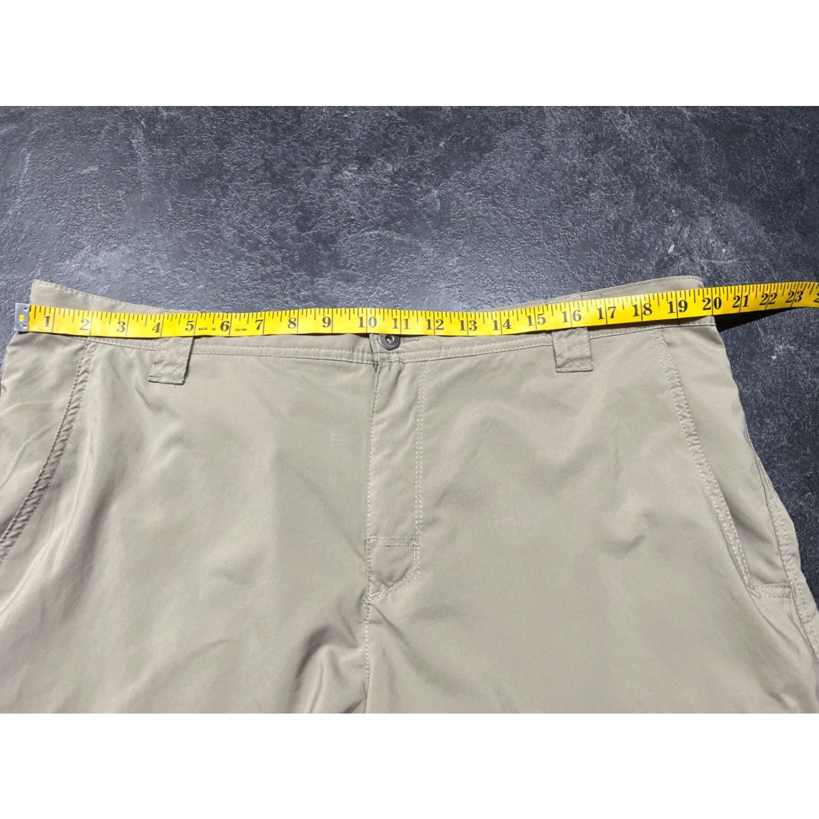 Vintage Columbia Shorts Mens 42 Khaki Tan Polyester Cargo Hiking Outdoor Size US 42 / EU 58 - 7 Thumbnail