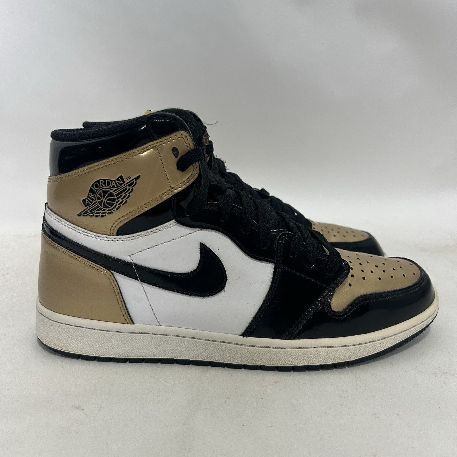 Jordan Brand Nike Air Jordan 1 Retro High OG NRG “Patent Gold Toe" Size US 12 / EU 45 - 4 Thumbnail
