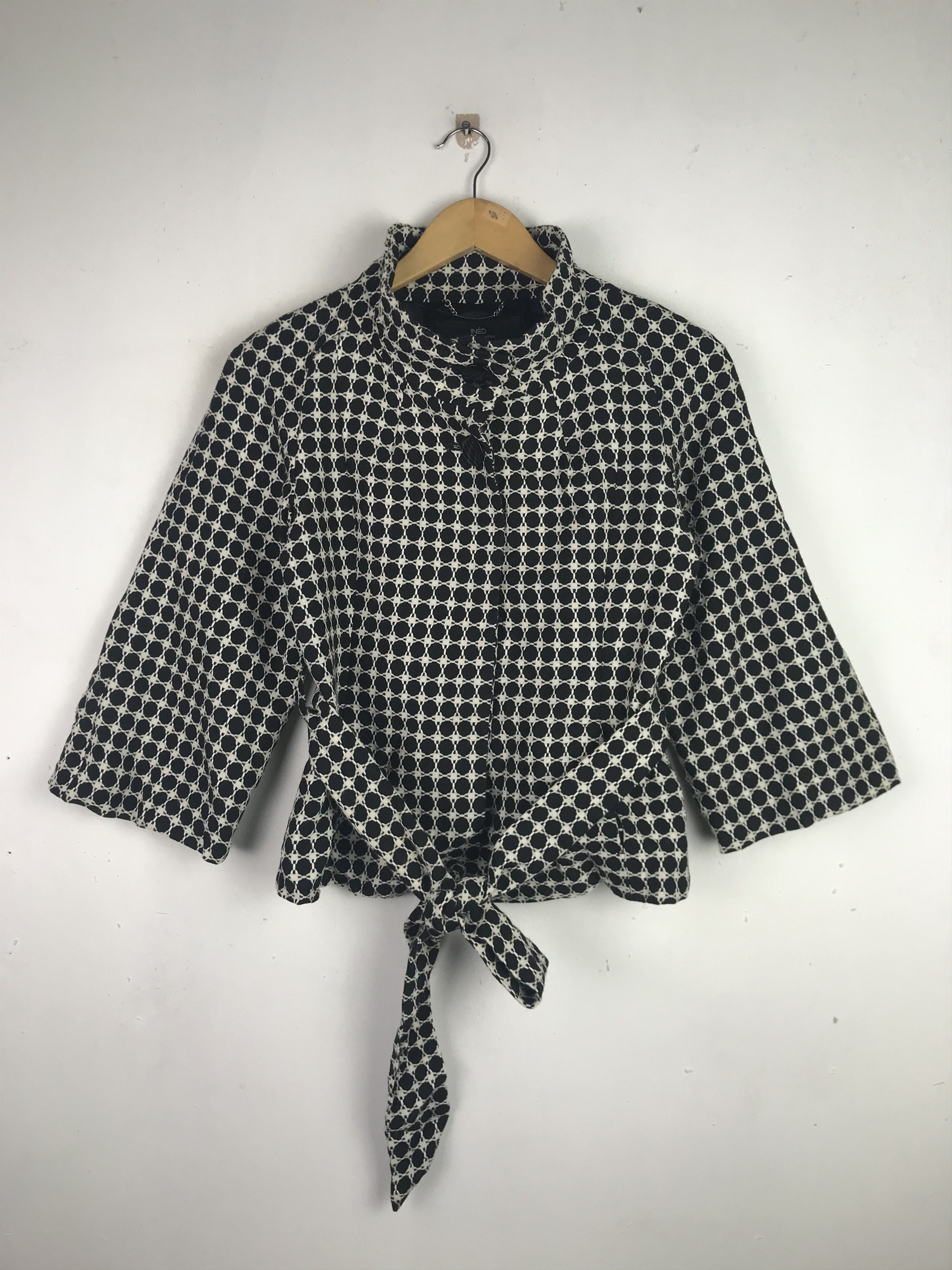 Japanese Brand × Vintage × Yohji Yamamoto Vintage Ined Yohjiyamamoto Rare Design Crop Jacket Size S / US 4 / IT 40 - 1 Thumbnail