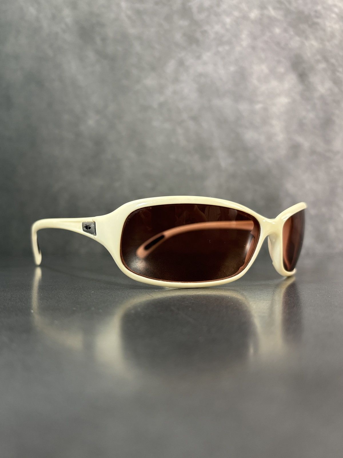 Bolle × Vintage 2004 Bolle Lil Kitty Sunglasses 2000s Vintage Bolle Sport Size ONE SIZE - 2 Thumbnail