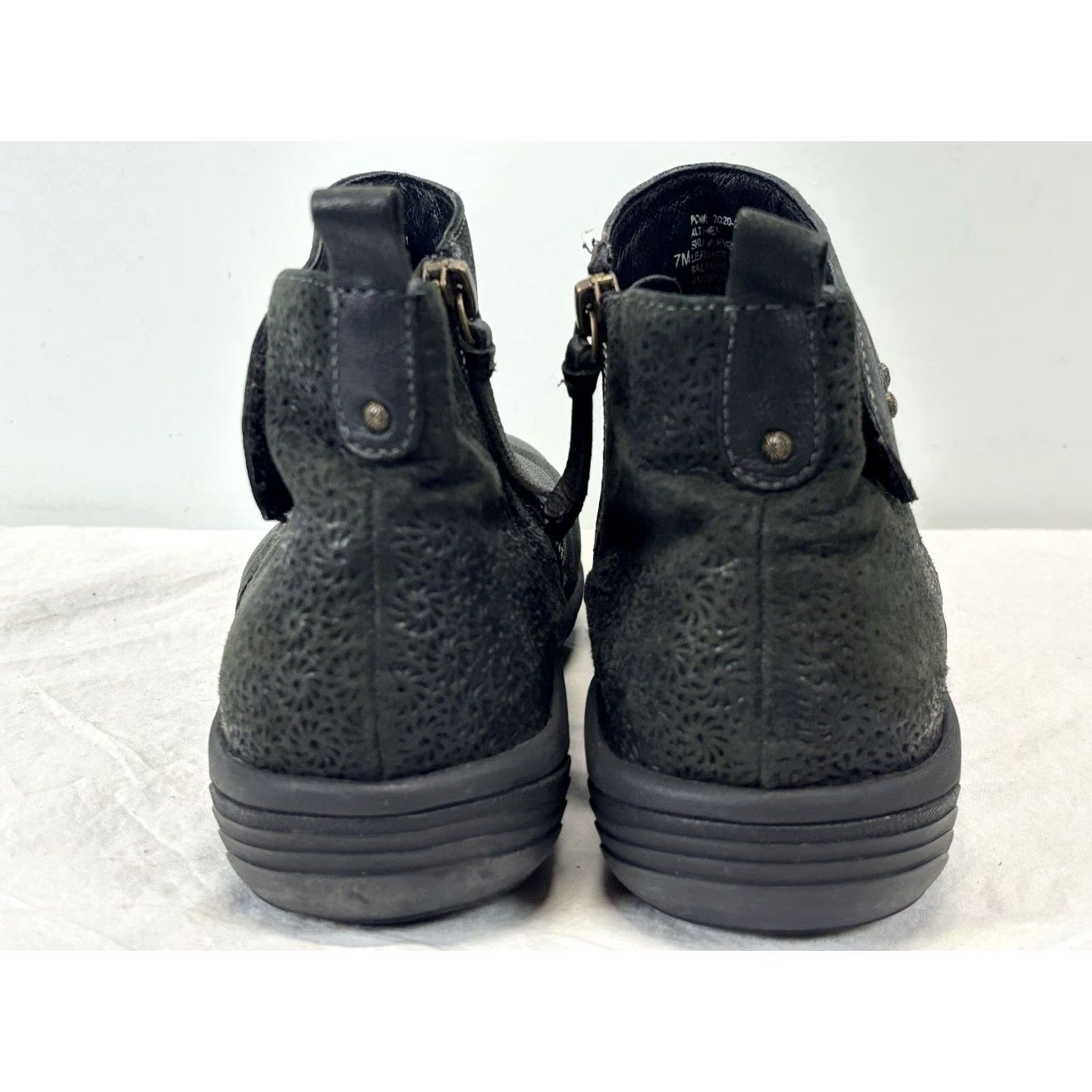 Vintage Halsa Althea Black Leather Boots Women’s 7 M Side Zip Comfort Ankle Bootie Casual Travel Size US 7 / IT 37 - 4 Thumbnail