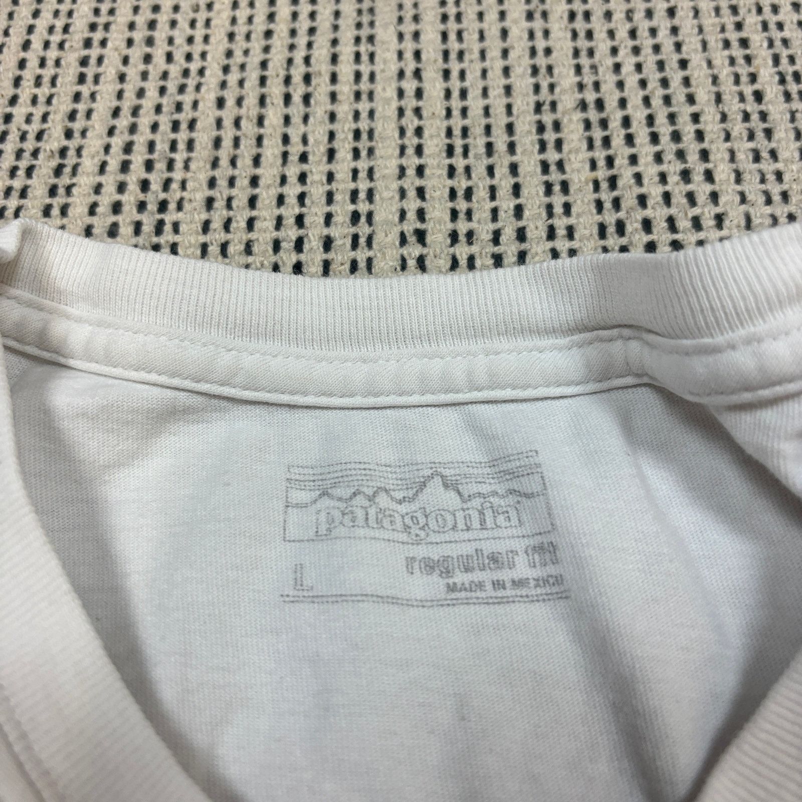 Patagonia Patagonia P-6 Logo Long Sleeve Regular Fit T Shirt Men's L Size US L / EU 52-54 / 3 - 5 Thumbnail