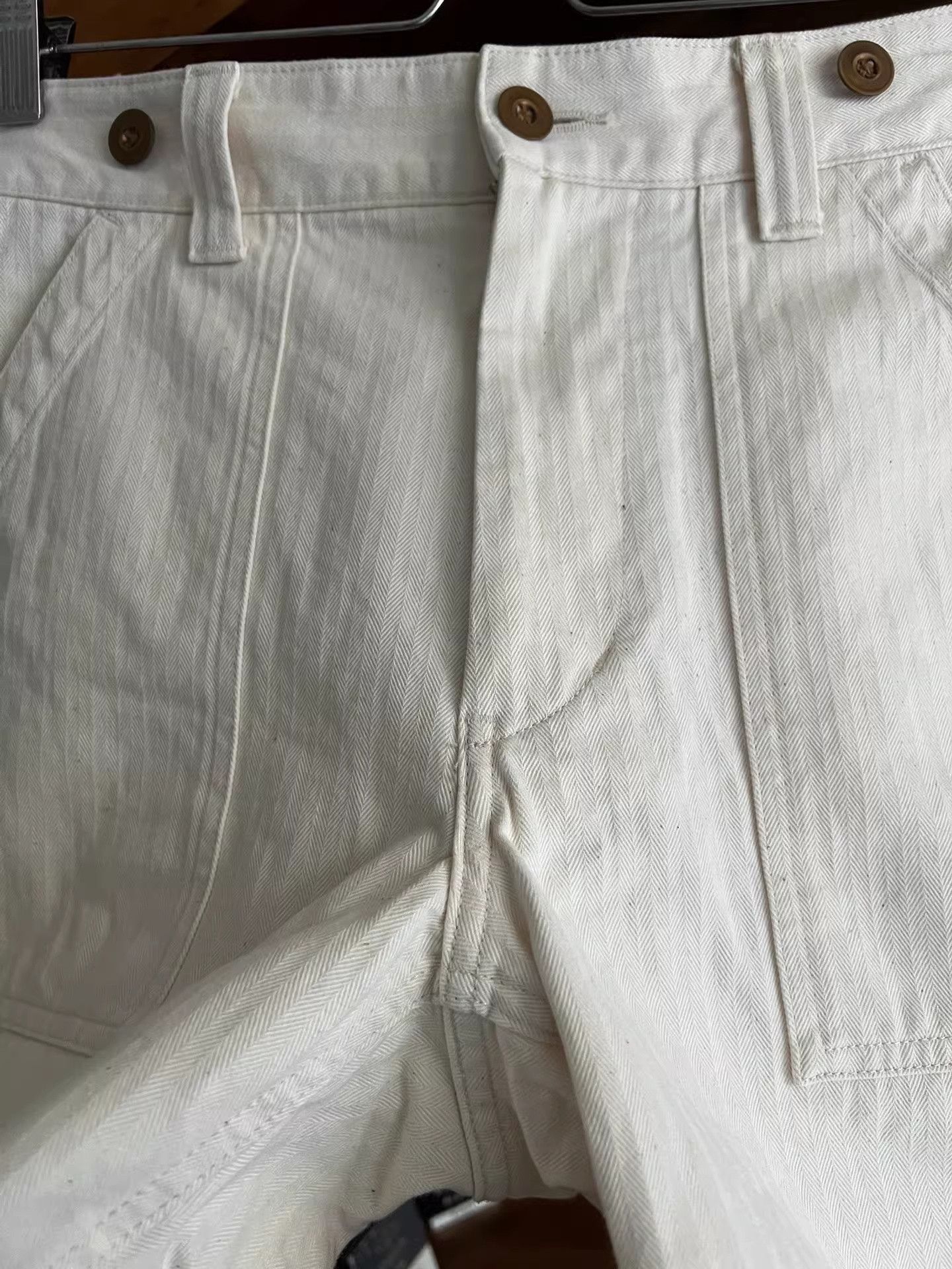 Nigel Cabourn Nigel Cabourn White Herringbone Cargo Shorts Size US 32 / EU 48 - 5 Thumbnail
