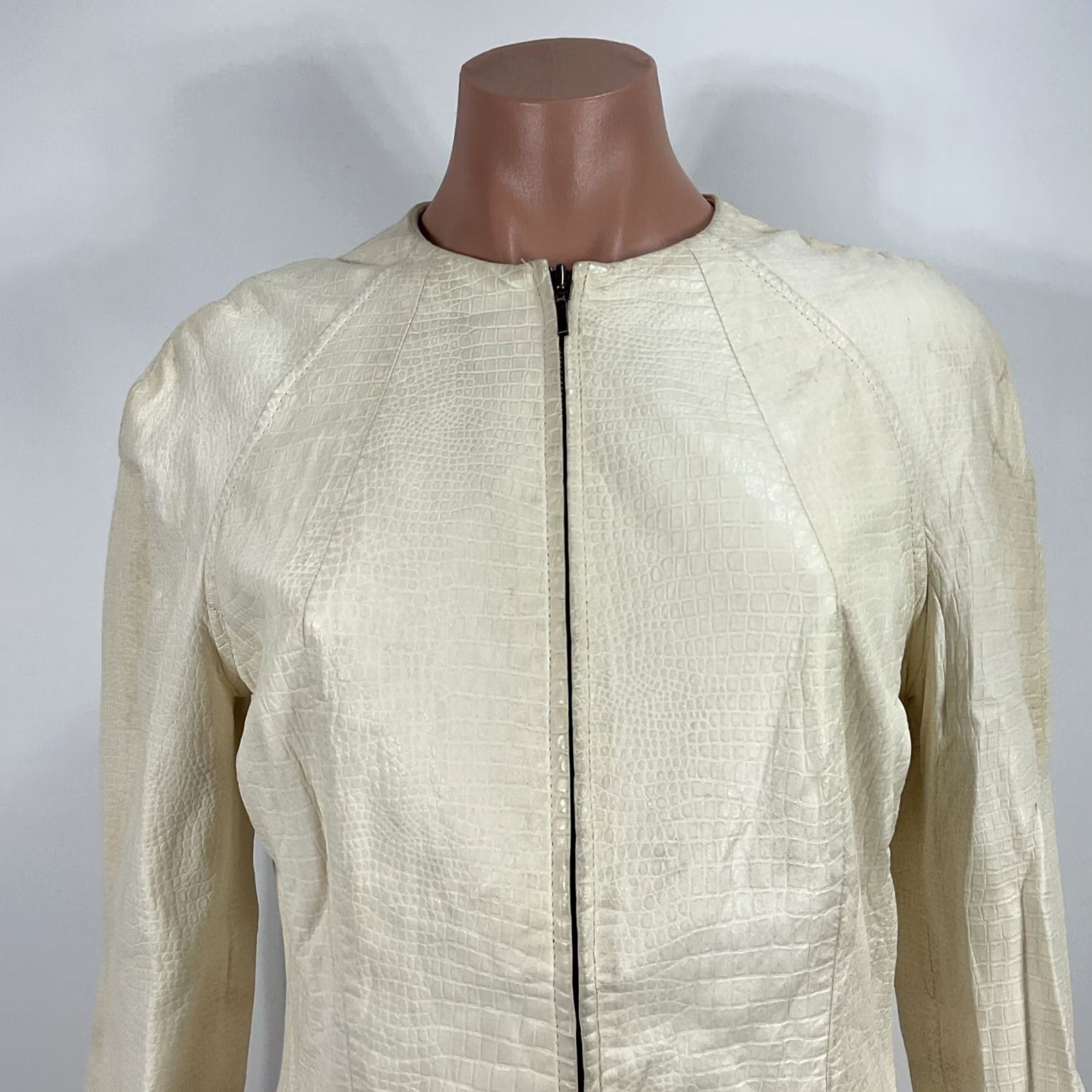 Vintage VTG Vakko Leather Coat White Snakeskin Giraffe Lambskin Jacket Size 8 Ivory Blazer Women Long Sleeve Collared Vintage Leather Coat FX Size M / US 6-8 / IT 42-44 - 3 Thumbnail
