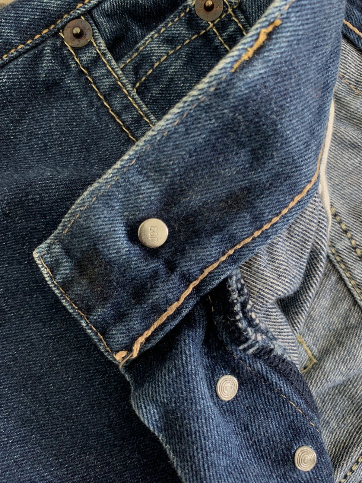 Levi's Vintage Clothing Vintage 90s Levi’s 902 Buckle Back Baggy Jeans Size US 30 / EU 46 - 7 Thumbnail