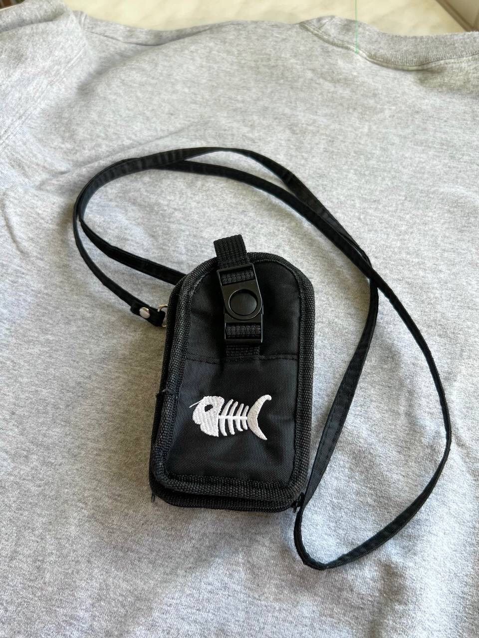 Hook-Ups 90s Vintage Fishbone Skate Crossbody Retro Bag Rare USA Y2K Size ONE SIZE - 8 Thumbnail