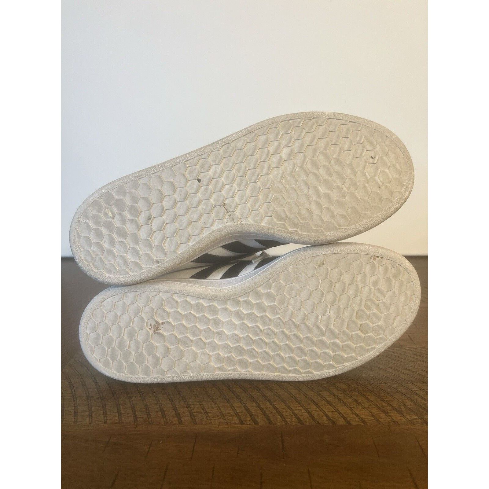 Adidas Adidas Sneakers Women's Size 6 White Black Athletic Shoes Size US 6 / IT 36 - 7 Thumbnail