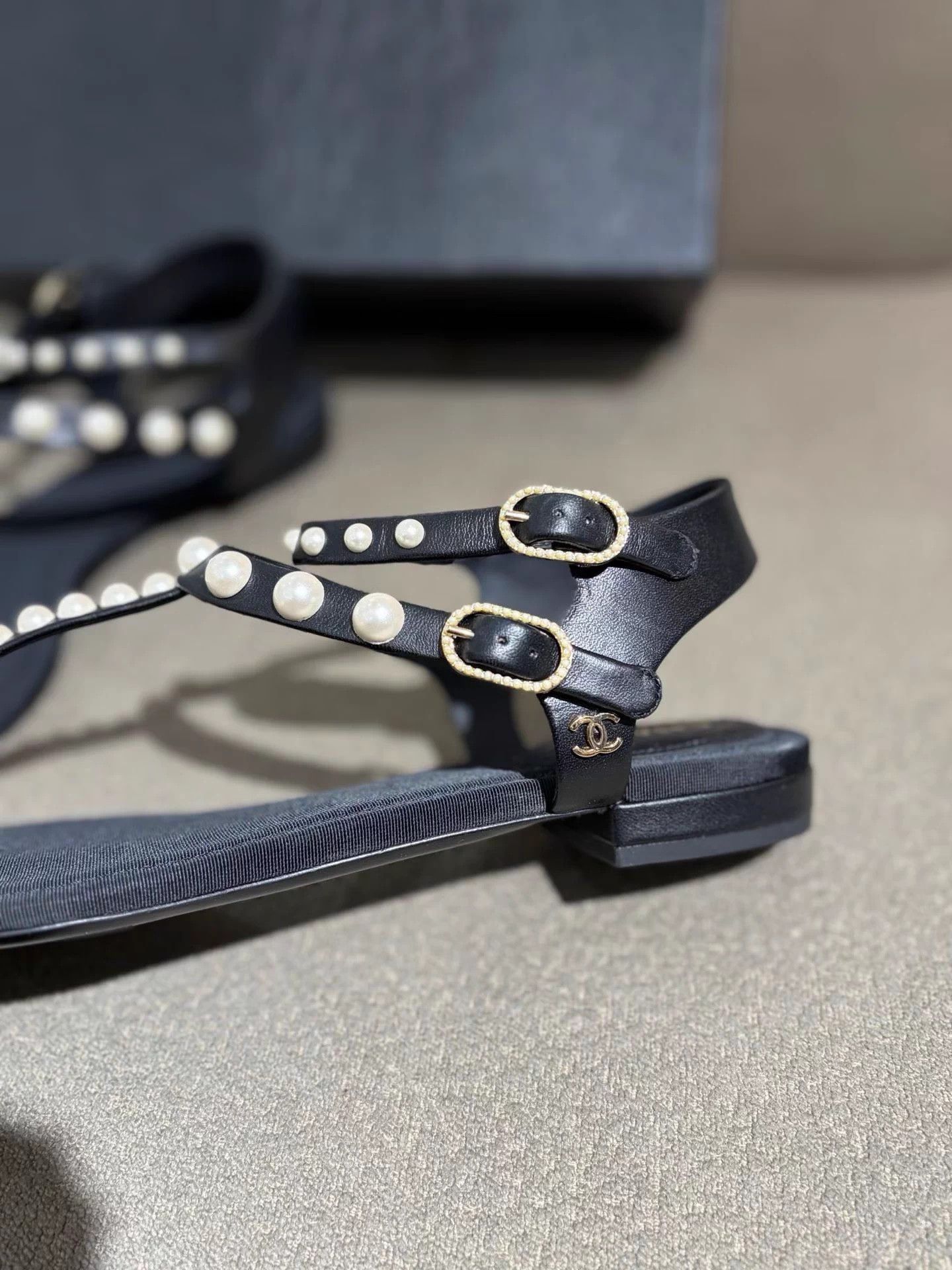Chanel Chanel Summer pearled thong sandals new with box 37 EU Size US 6 / IT 36 - 2 Thumbnail