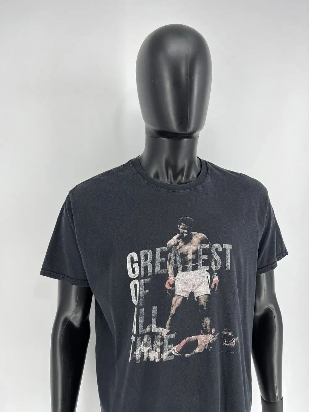 Vintage Y2K The Greatest Muhammad Ali American Boxer Faded Tshirts Size US XL / EU 56 / 4 - 7 Thumbnail