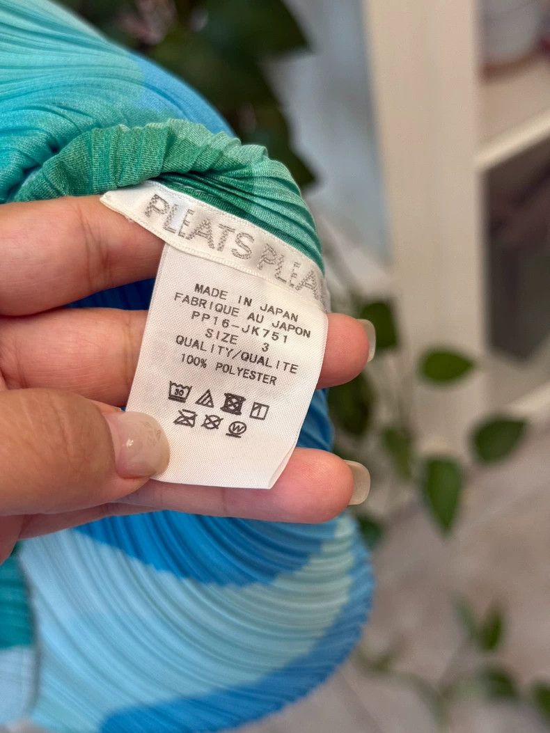 Issey Miyake Issey Miyake size:3 Green pleated short-sleeved shirt Size XS / US 0-2 / IT 36-38 - 2 Thumbnail