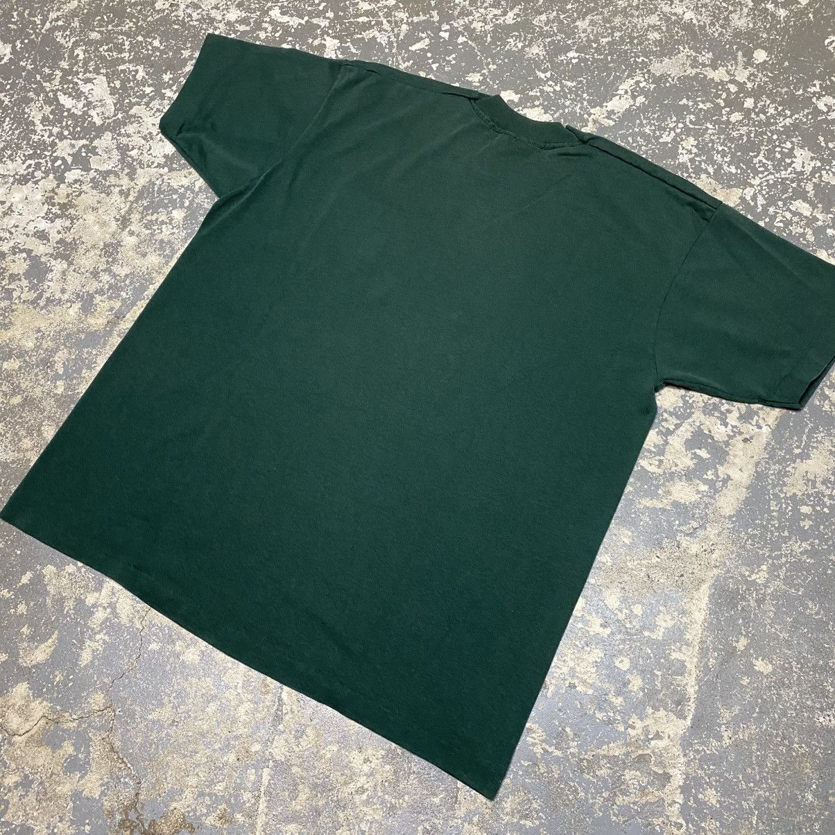 Vintage Vintage BVD Blank Green Single Stitch Pocket Tshirt Size US XL / EU 56 / 4 - 7 Thumbnail