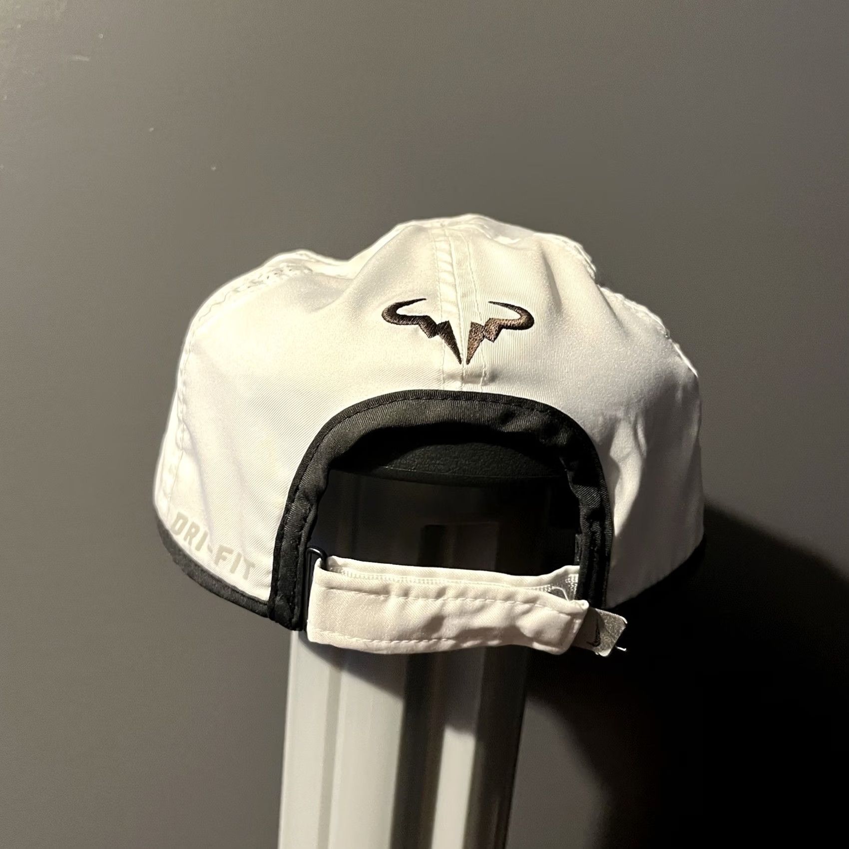 Nike Nike Hat Cap Rafa Nadal Strapback White Embroidered Featherlight Tennis Bull Strapback Adjustable One Size Men Sports Baseball Cap Hat Size ONE SIZE - 5 Thumbnail