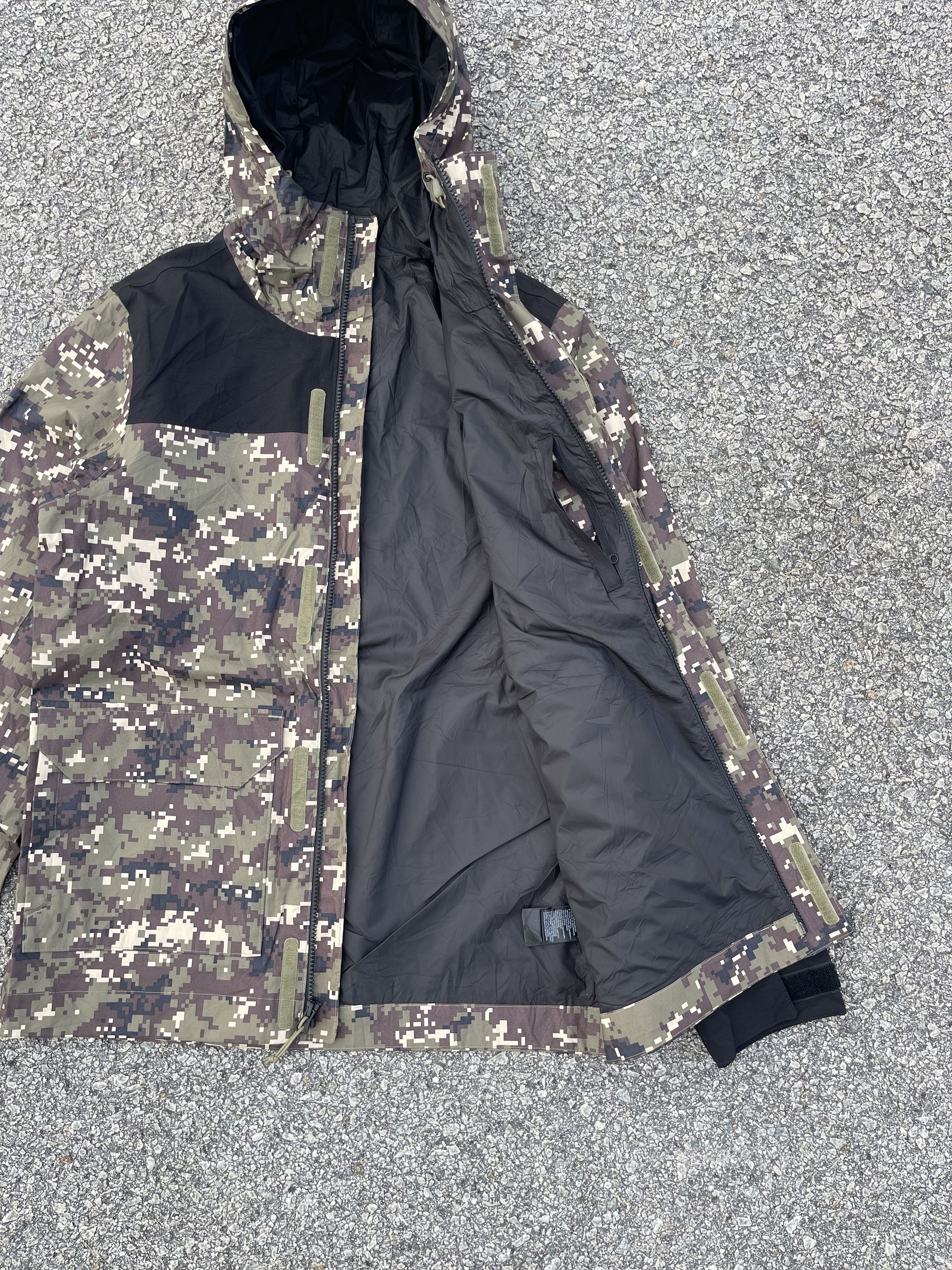 The North Face TNF Digital Camouflage Windbreaker Balaclava Size US S / EU 44-46 / 1 - 8 Thumbnail