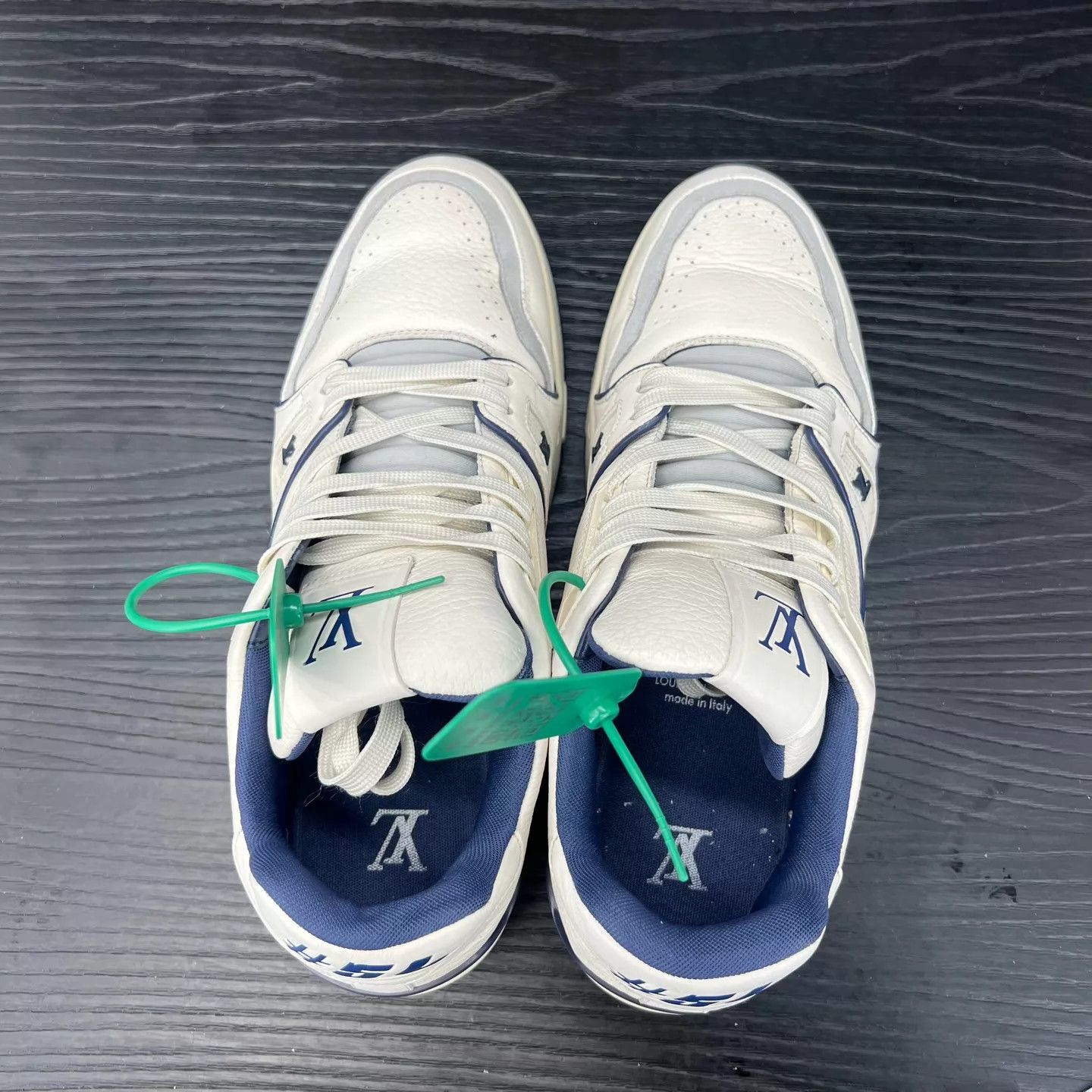 Louis Vuitton LV Trainer White Blue 9 Near New Size US 10 / EU 43 - 8 Thumbnail