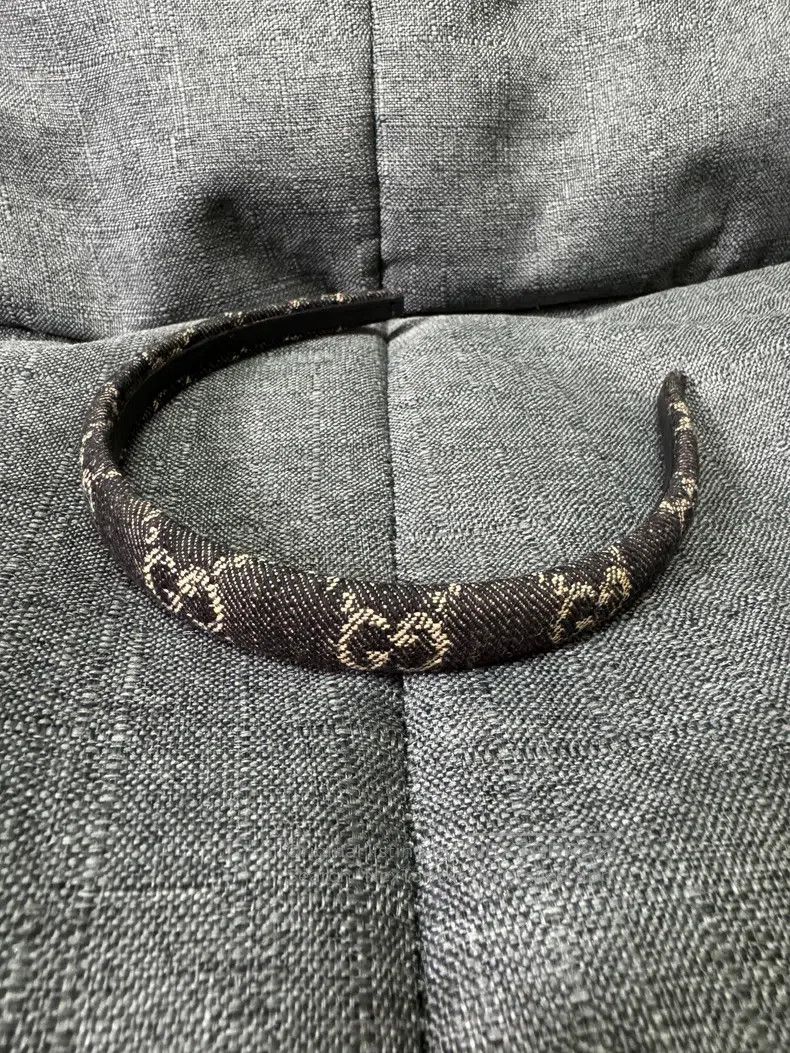Gucci Gucci Letter Logo Simple Trendy Versatile Hair Hoop Size ONE SIZE - 1 Thumbnail