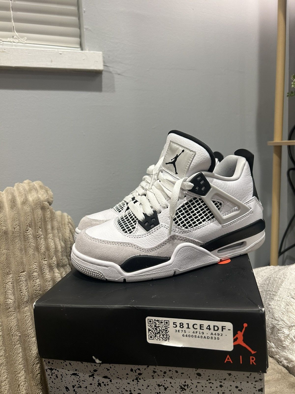Jordan Brand Air Jordan 4 Retro Military Black Size US 6.5 / IT 36.5 - 5 Thumbnail