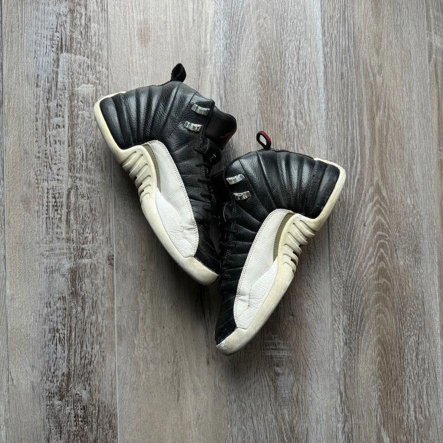 Nike NIKE • JORDAN 12 GS Retro "2022 Playoffs" (7M) Size US 7 / EU 40 - 10 Thumbnail