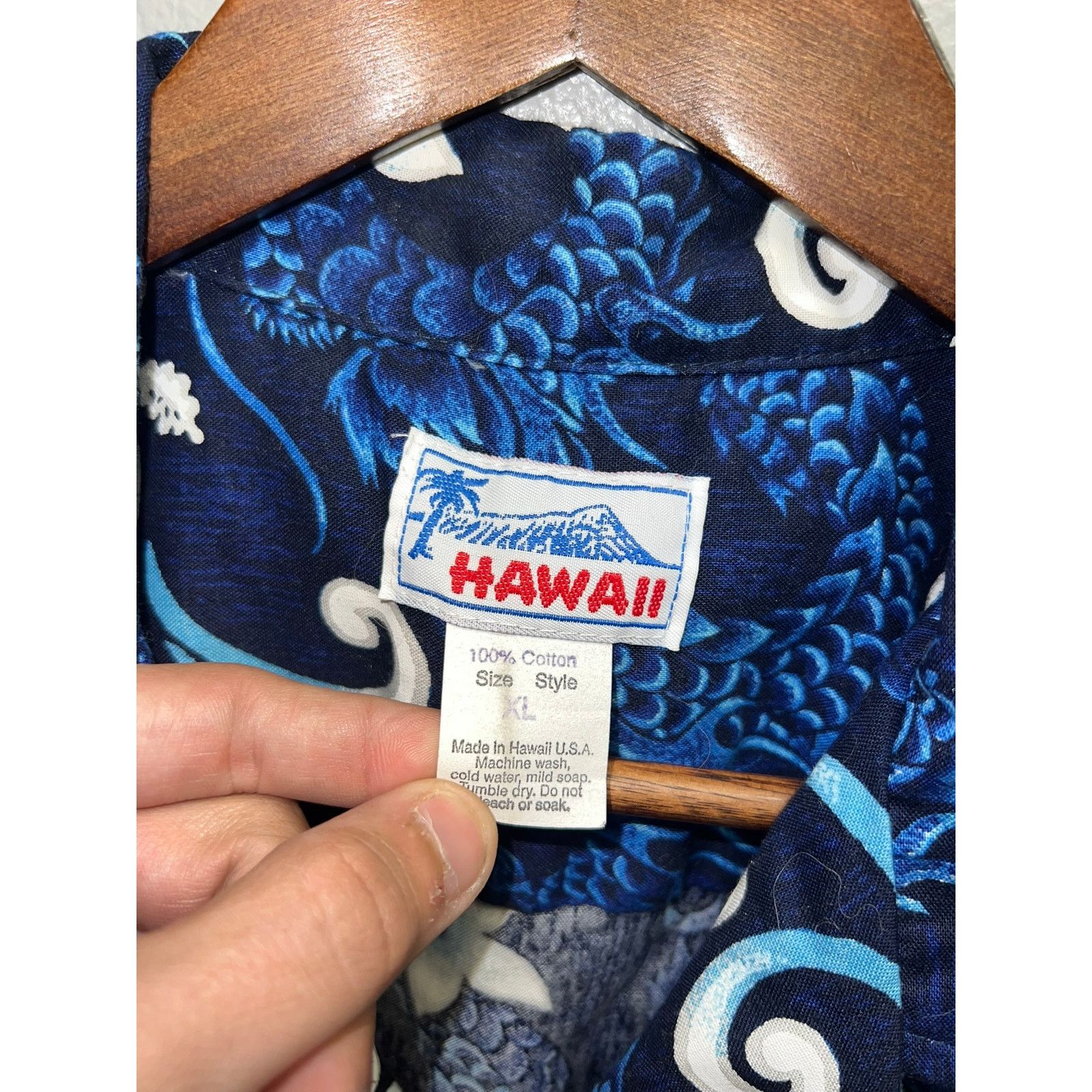 Other Vintage Hawaii Dragon Button Up Shirt Floral Blue EUC XL Size US XL / EU 56 / 4 - 6 Thumbnail