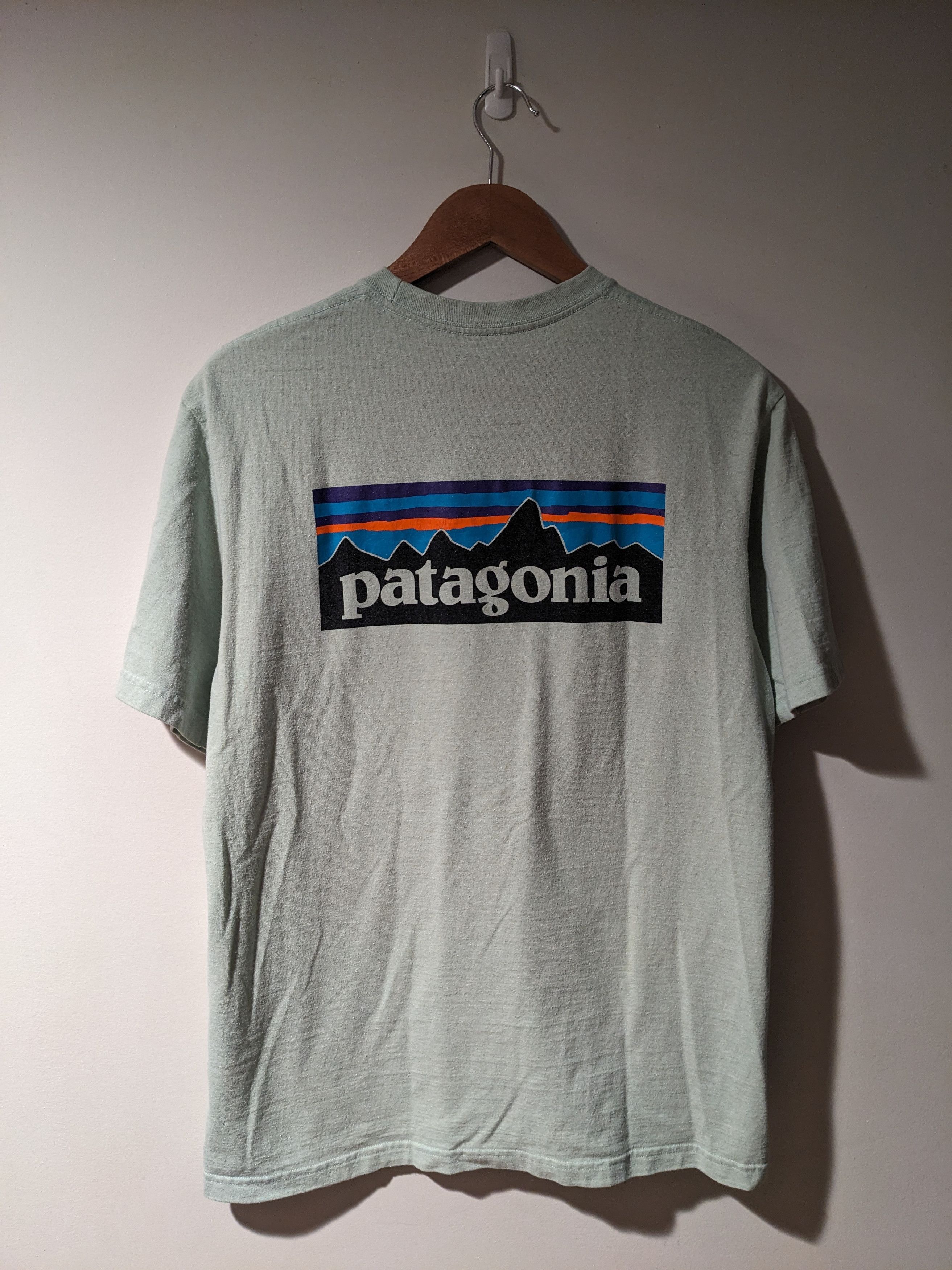 Designer × Patagonia Patagonia Responsibili-Tee Logo Medium Regular Fit T-Shirt Size US M / EU 48-50 / 2 - 1 Thumbnail