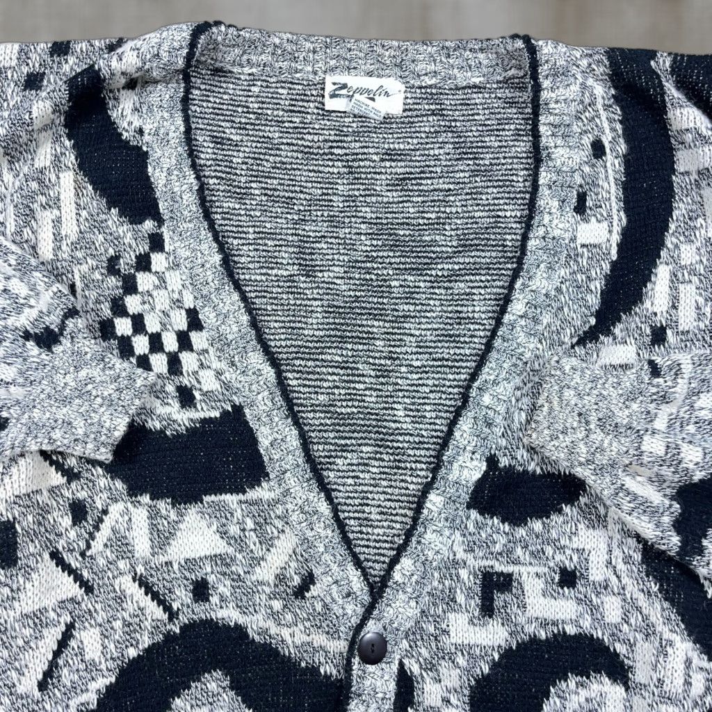 Vintage VINTAGE Cardigan Sweater Men L Gray Geometric Acrylic 90s Zeppelin Classic American Preppy Teacher Geometric Pattern Cardigan Knit Size US L / EU 52-54 / 3 - 1 Thumbnail