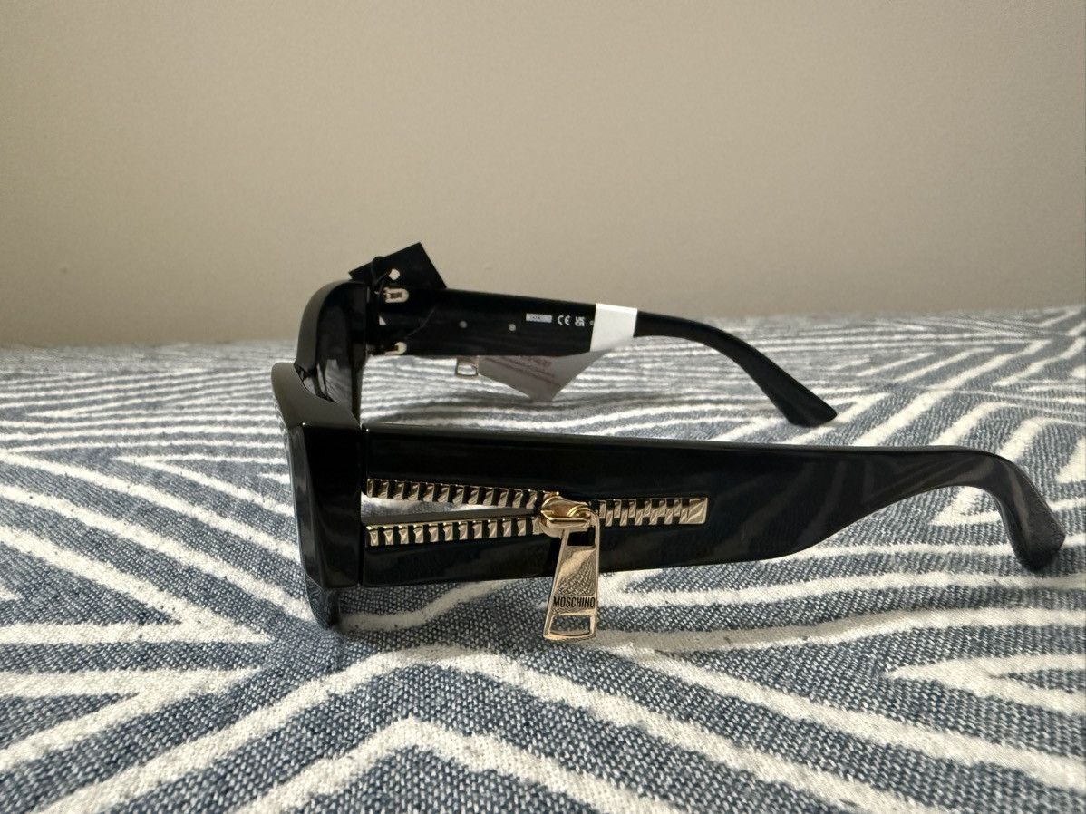 Moschino Moschino avantdarde unisex Zip Detail sunglasses Size ONE SIZE - 3 Thumbnail