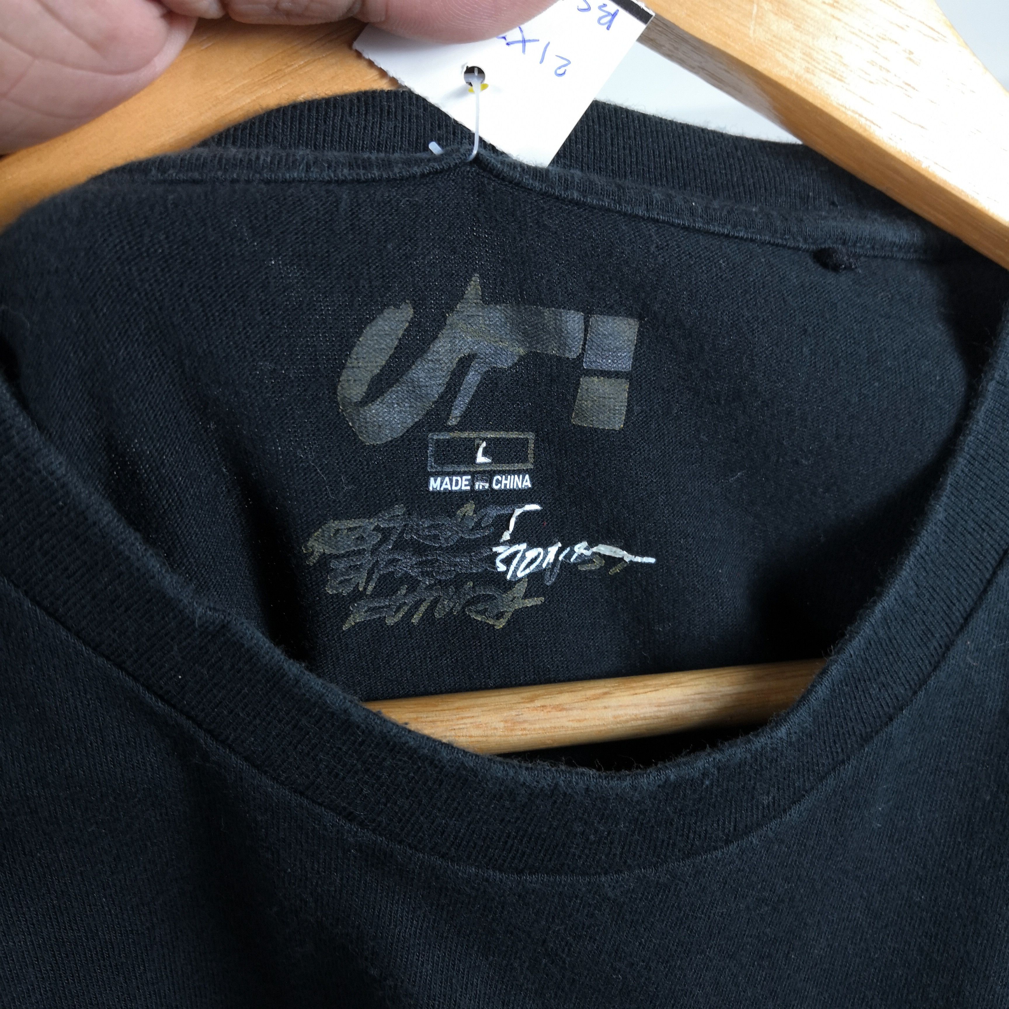 Futura × Uniqlo Vintage Y2K Futura T-Shirt Japanese Crewneck Tees Size US L / EU 52-54 / 3 - 4 Thumbnail