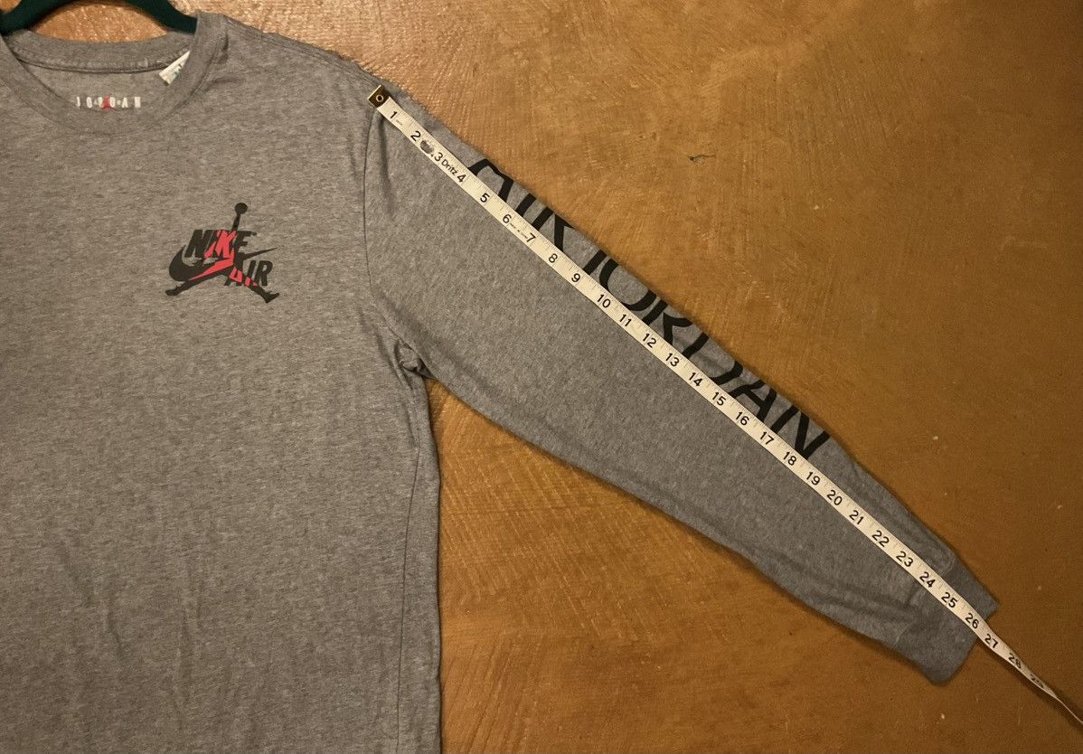 Jordan Brand AUTHENTIC NIKE AIR JORDAN CLASSICS LONG SLEEVESHIRT Size US M / EU 48-50 / 2 - 5 Thumbnail