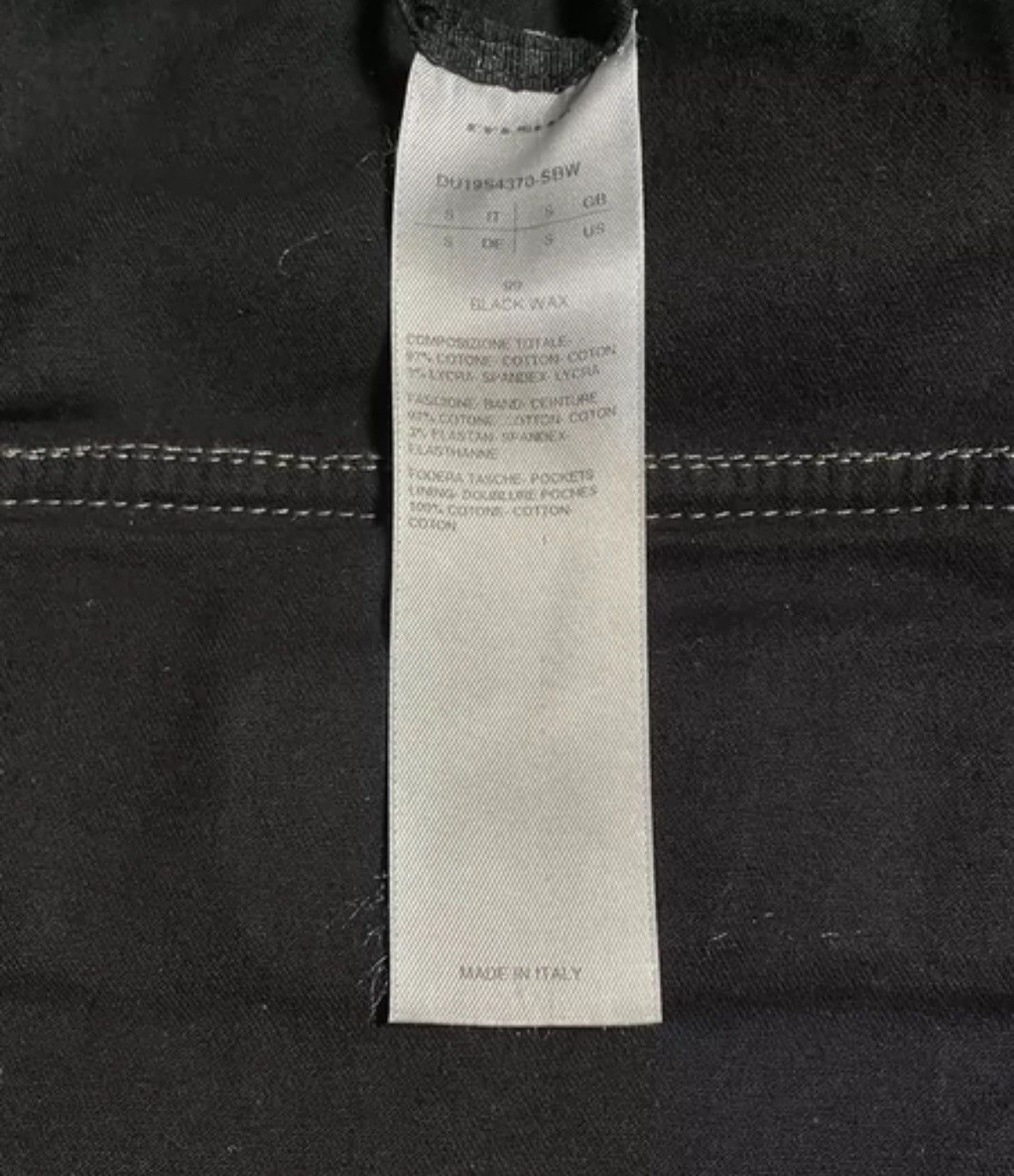 Rick Owens Rick Owen RO waxed shorts2412-Nextarrow Size US 32 / EU 48 - 4 Thumbnail