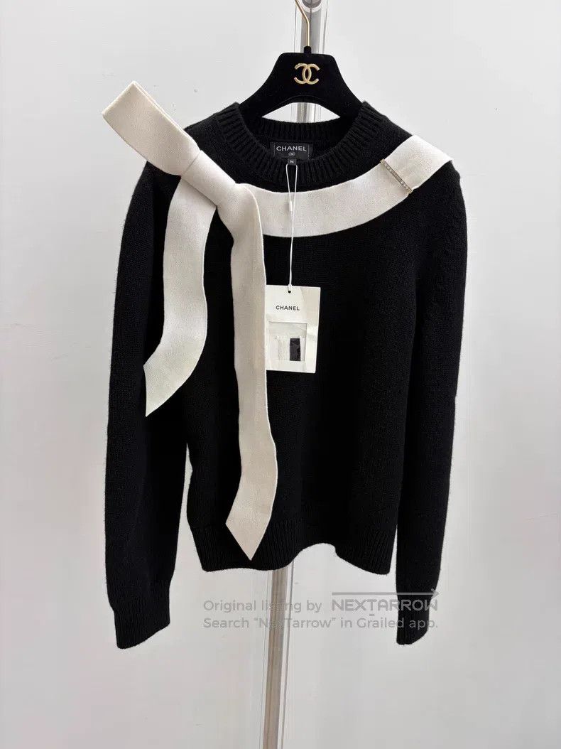 Chanel Chanel Black bow knitted sweater Size XS / US 0-2 / IT 36-38 - 1 Thumbnail