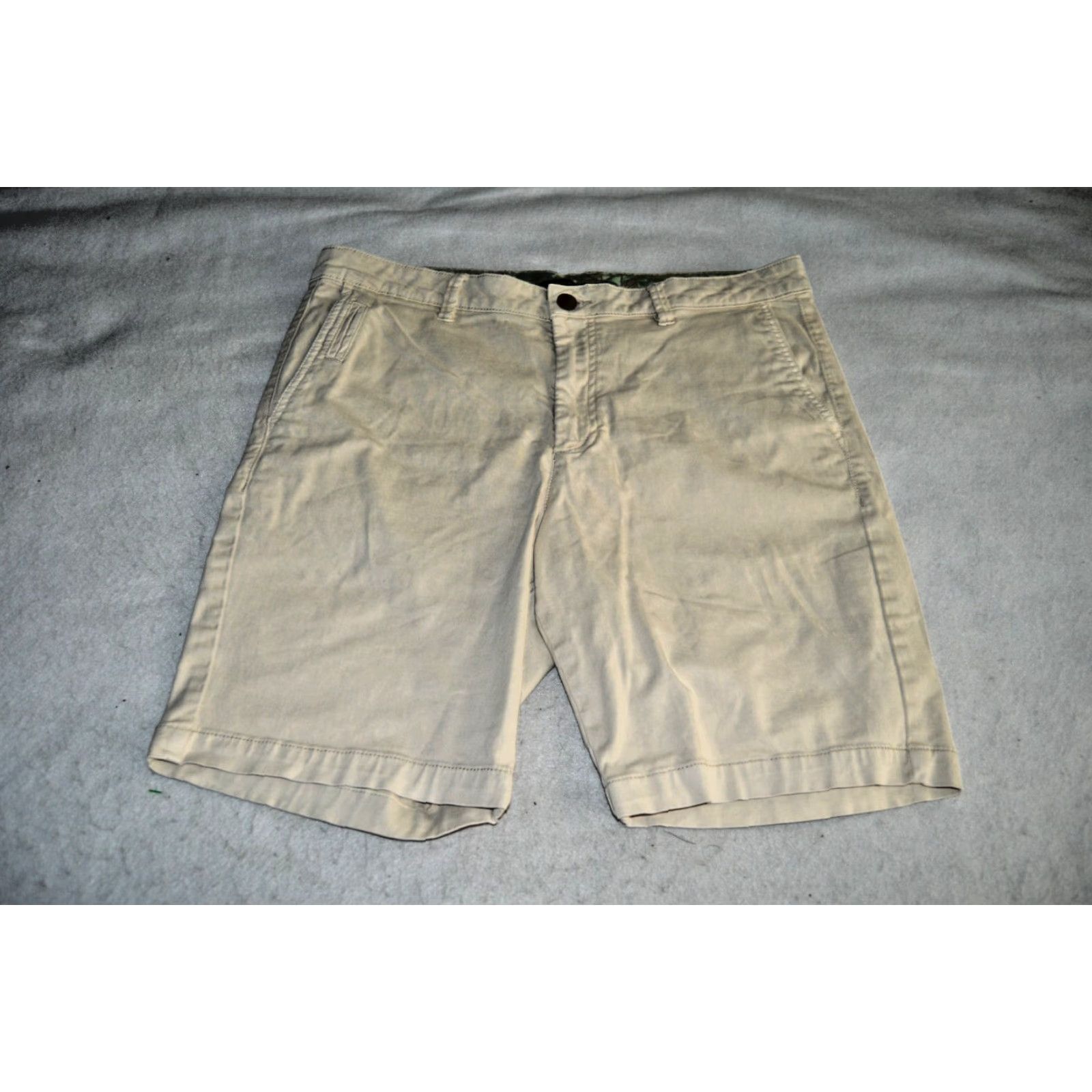 Vintage Tahari Shorts Mens 34 Khaki Chino Cotton Size US 34 / EU 50 - 2 Thumbnail