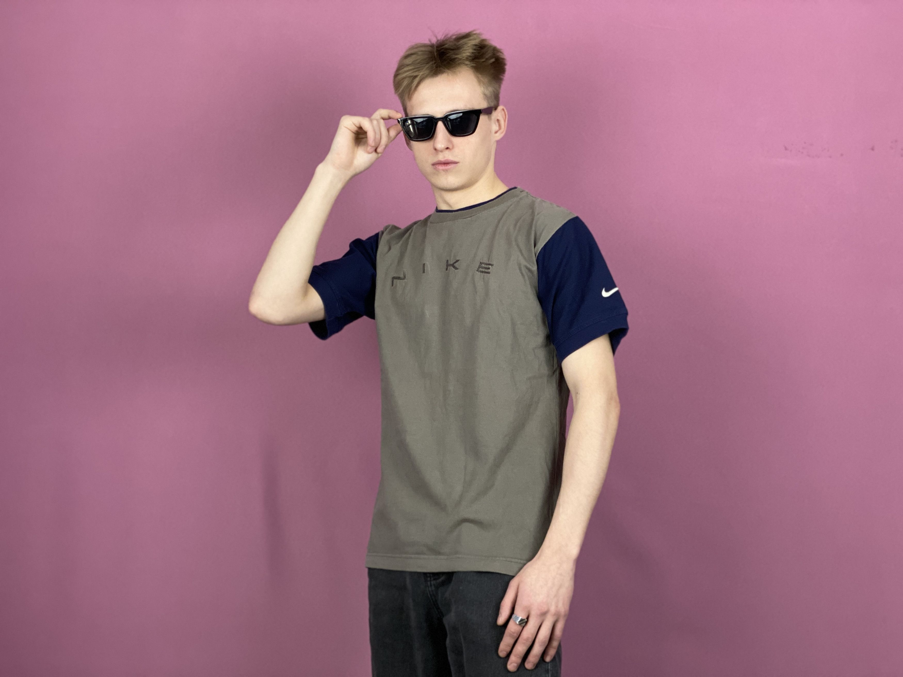Nike × Vintage 90s Nike Vintage Men's T-Shirt - M Size US M / EU 48-50 / 2 - 4 Thumbnail