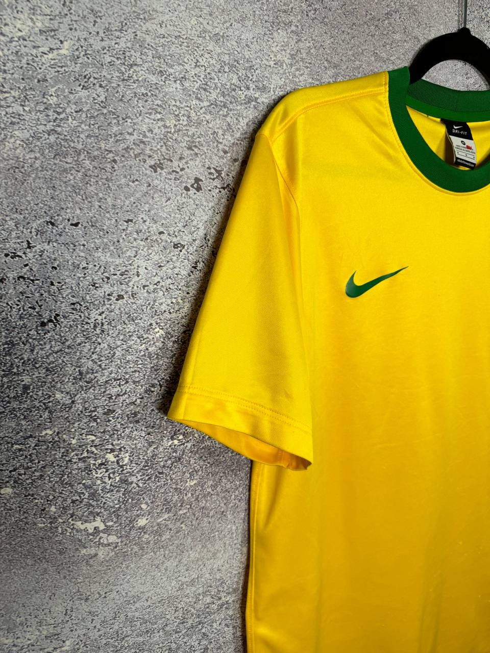 Nike Brazil National Team 2014 Nike Soccer Jersey Medium Size US M / EU 48-50 / 2 - 3 Thumbnail