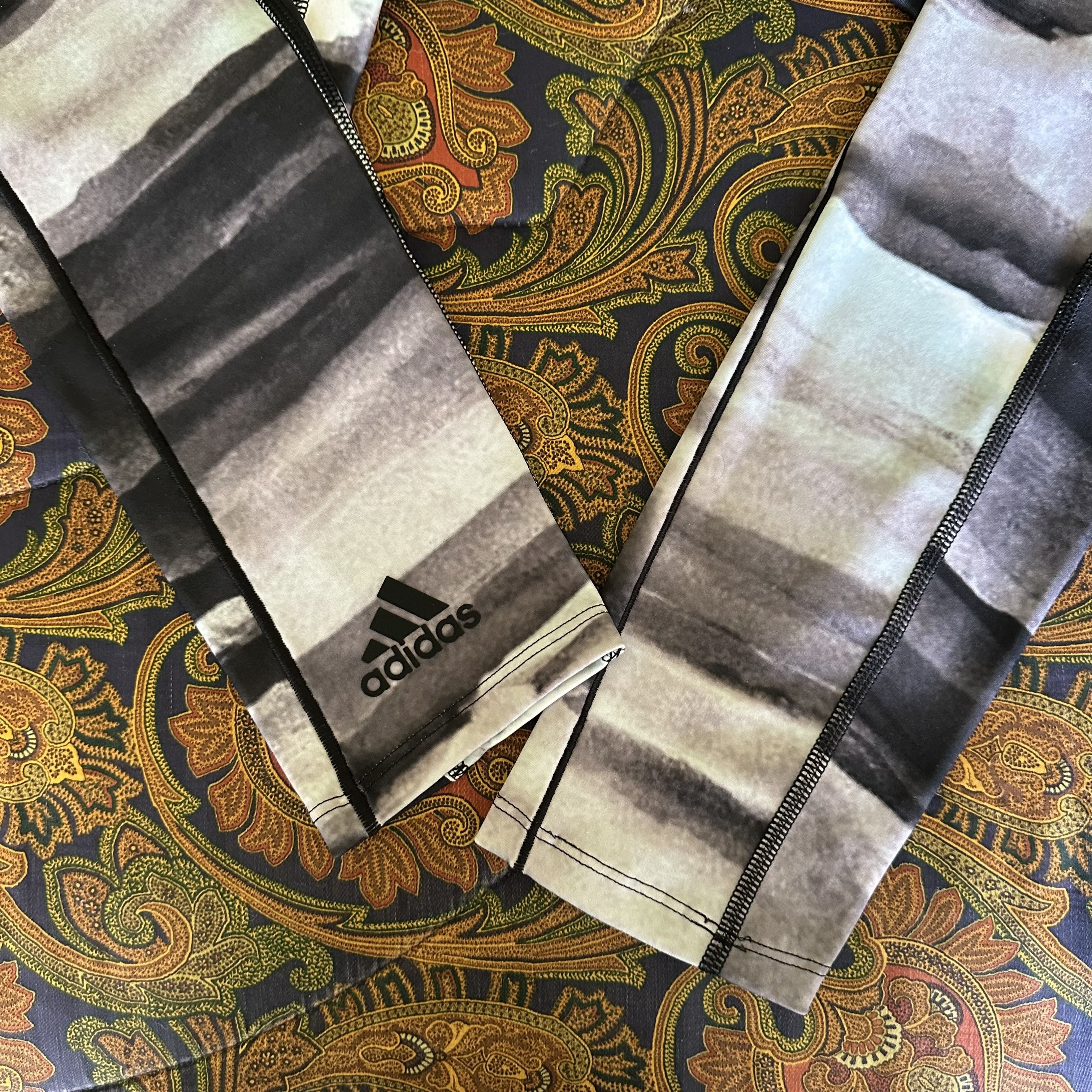 Adidas NWT ADIDAS All-Over Print MEN'S Yoga COMPRESSION PANTS Sz M Size US 32 / EU 48 - 10 Thumbnail