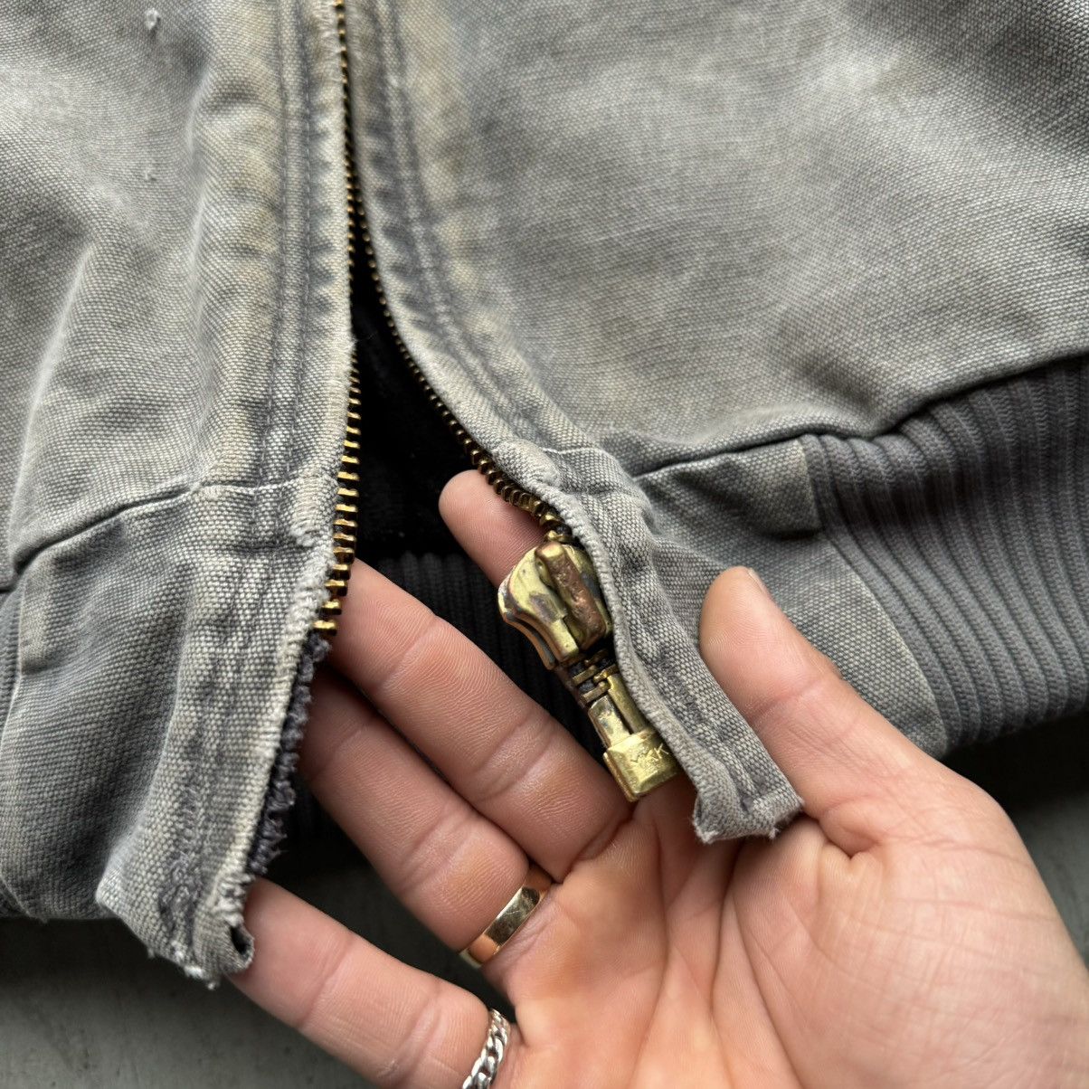 Carhartt × Vintage Carhartt 90’s Vintage J130 Jacket Gray Faded Hooded Size US XL / EU 56 / 4 - 4 Thumbnail