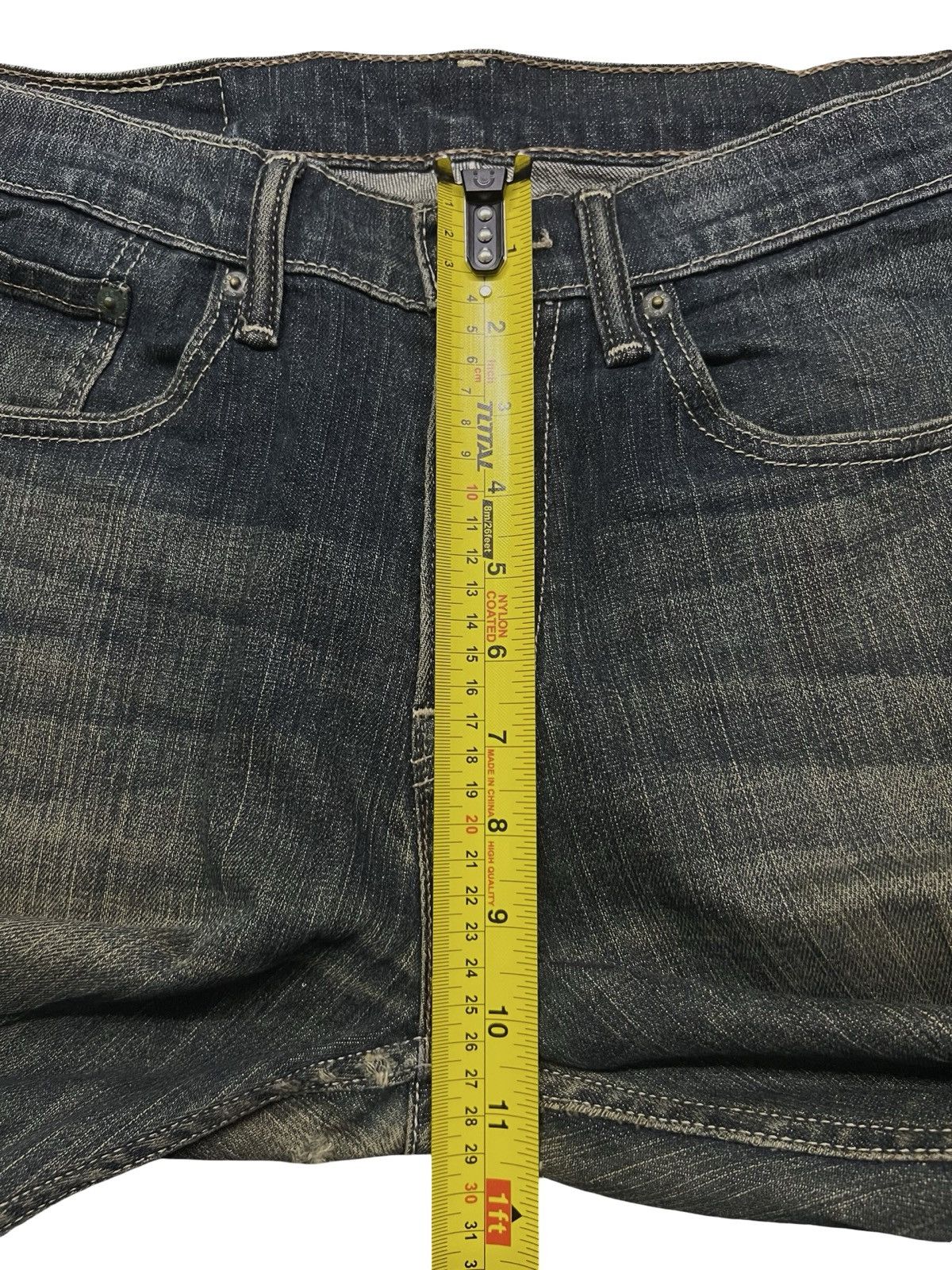 Levi's Vintage Levi’s 505™ | Faded Wash Jeans | W31 Size US 31 - 16 Thumbnail