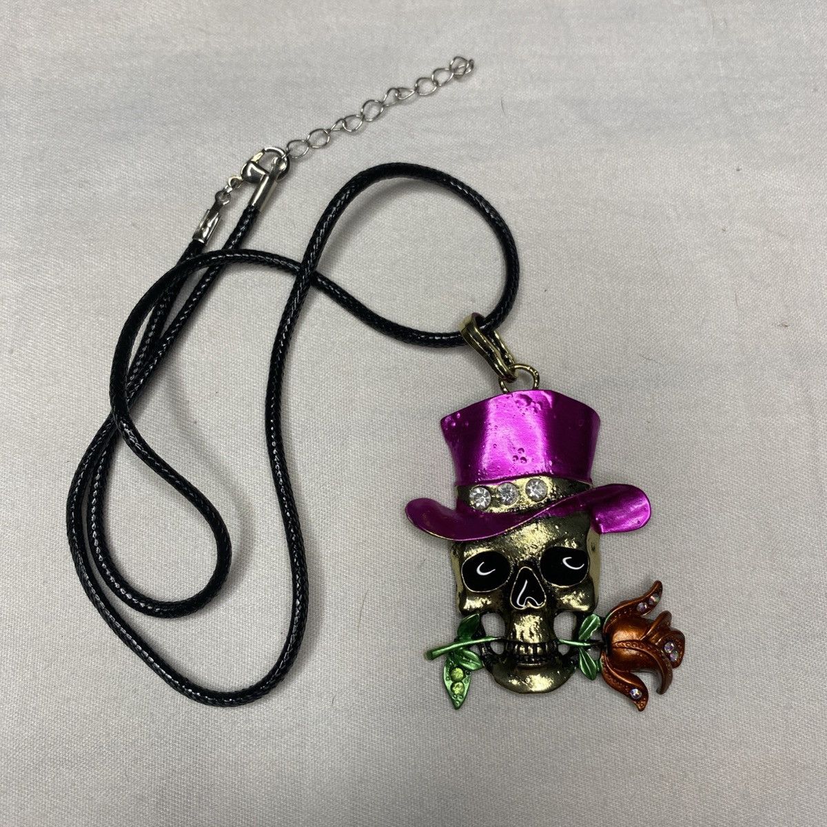 Other Skull Necklace Pink Top Hat Rose Pendant Gothic Halloween Size ONE SIZE - 1 Thumbnail